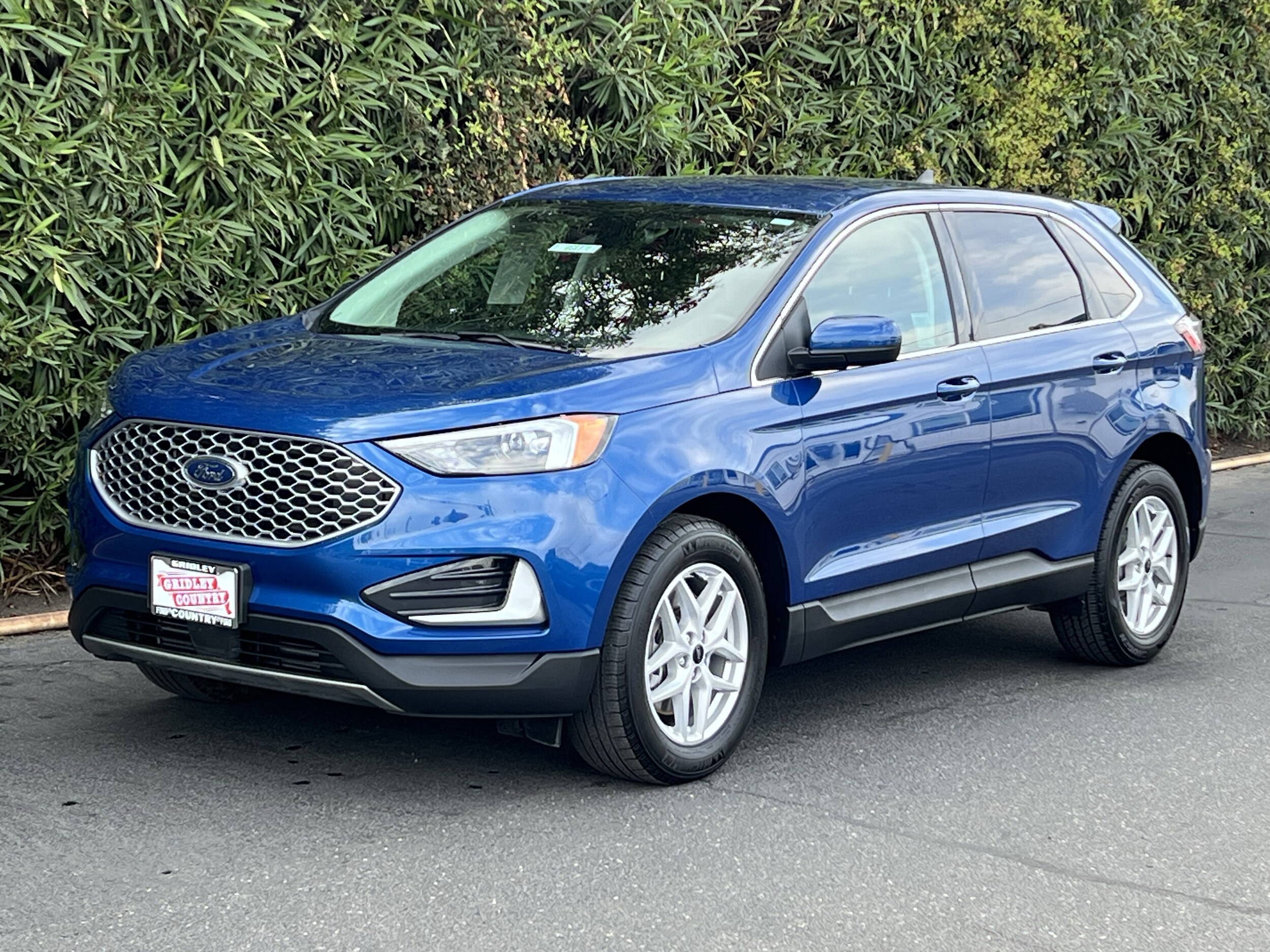 2024 Ford Edge SEL photo 2