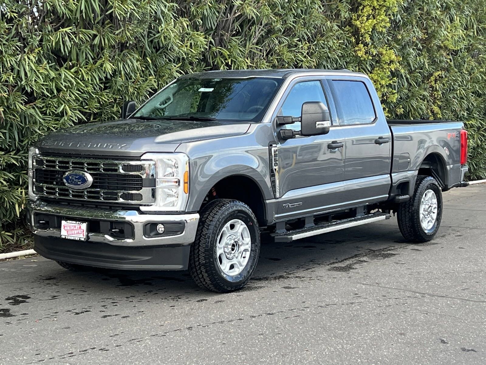 2025 Ford F-250 XLT photo 3