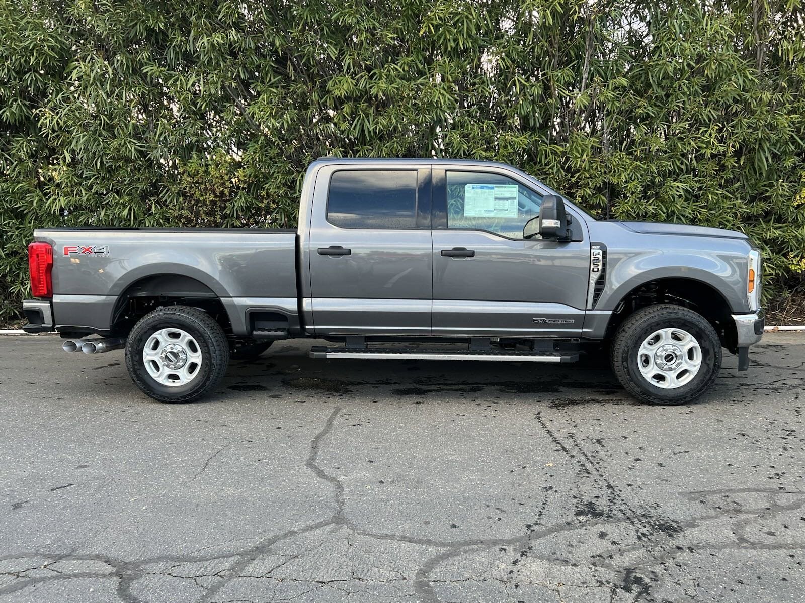 2025 Ford F-250 XLT photo 4