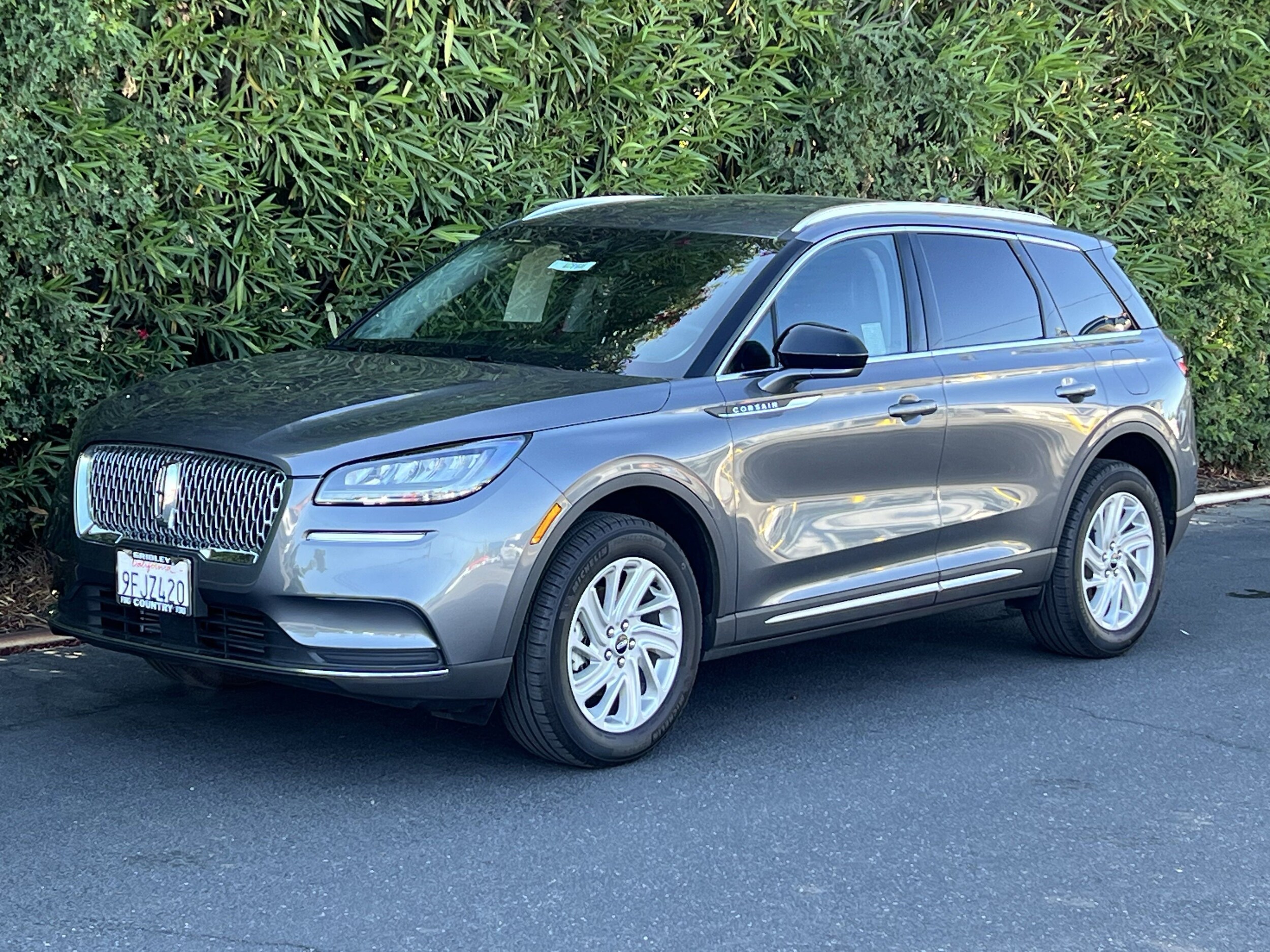 2022 Lincoln Corsair Standard photo 2