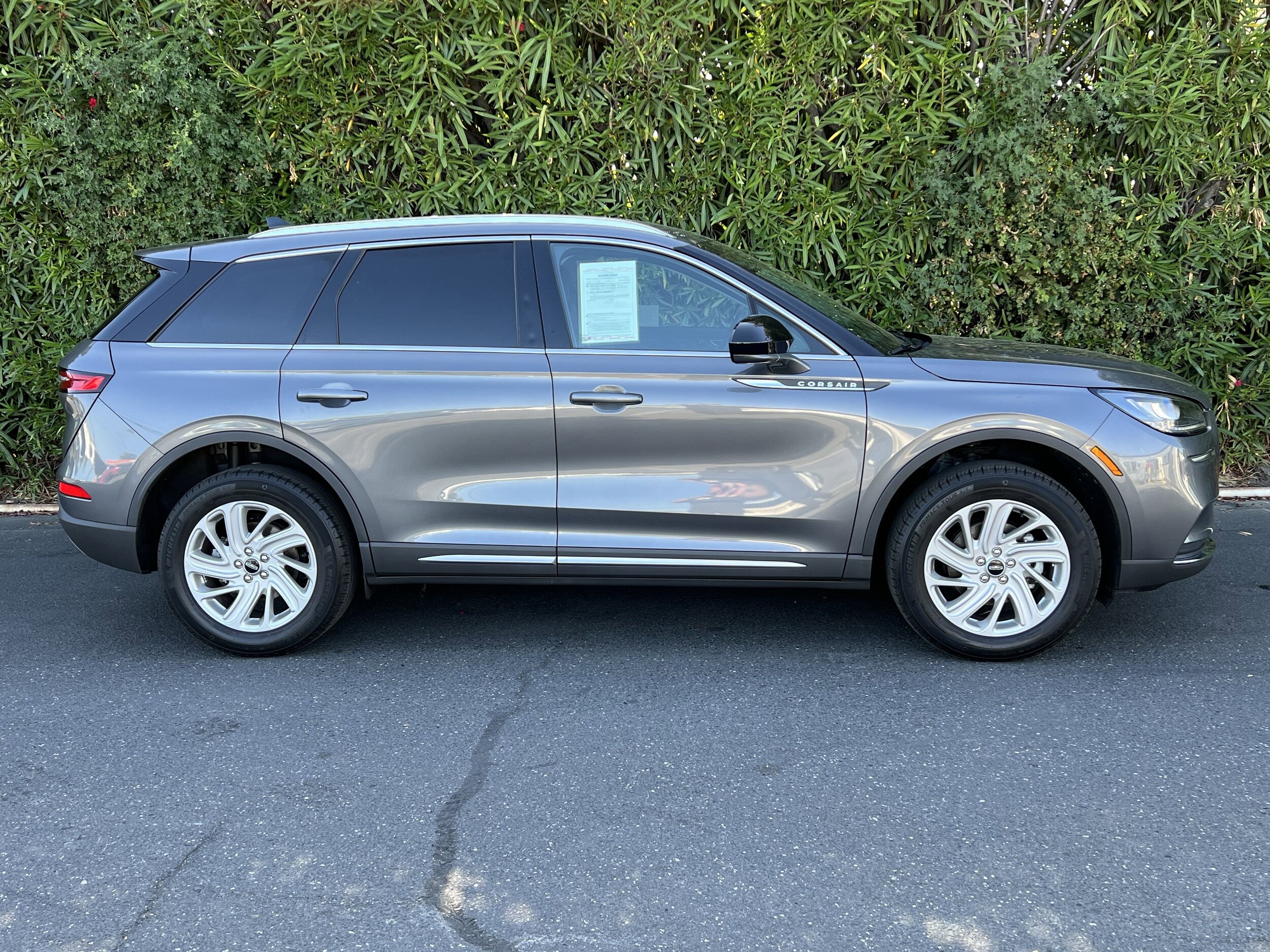 2022 Lincoln Corsair Standard photo 3