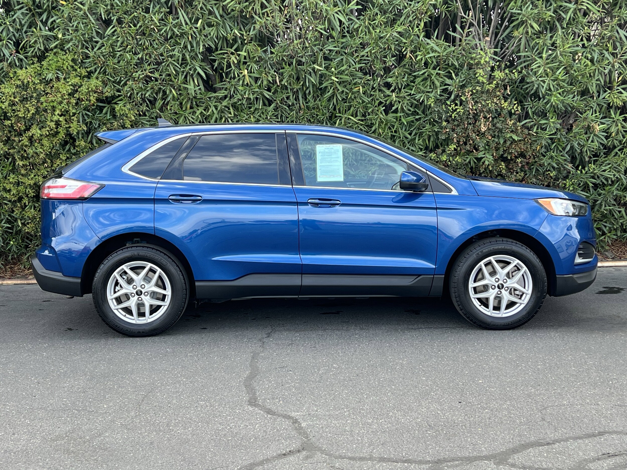 2024 Ford Edge SEL photo 3