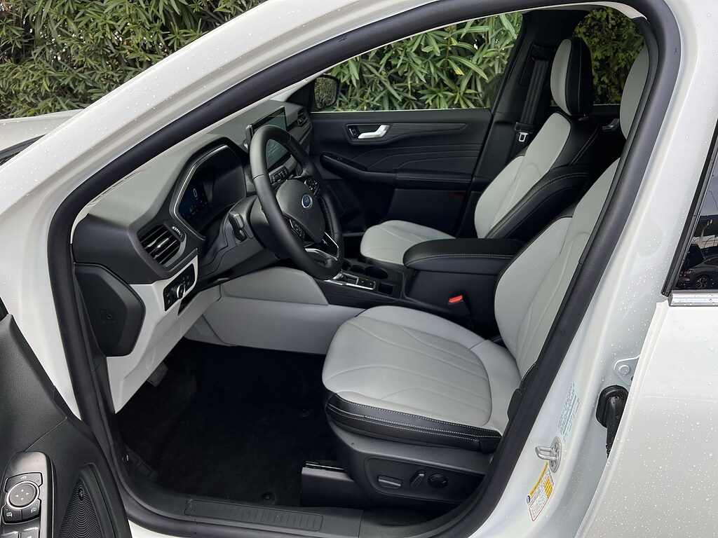 2025 Ford Escape Plug-in hybrid PHEV - Photo 12