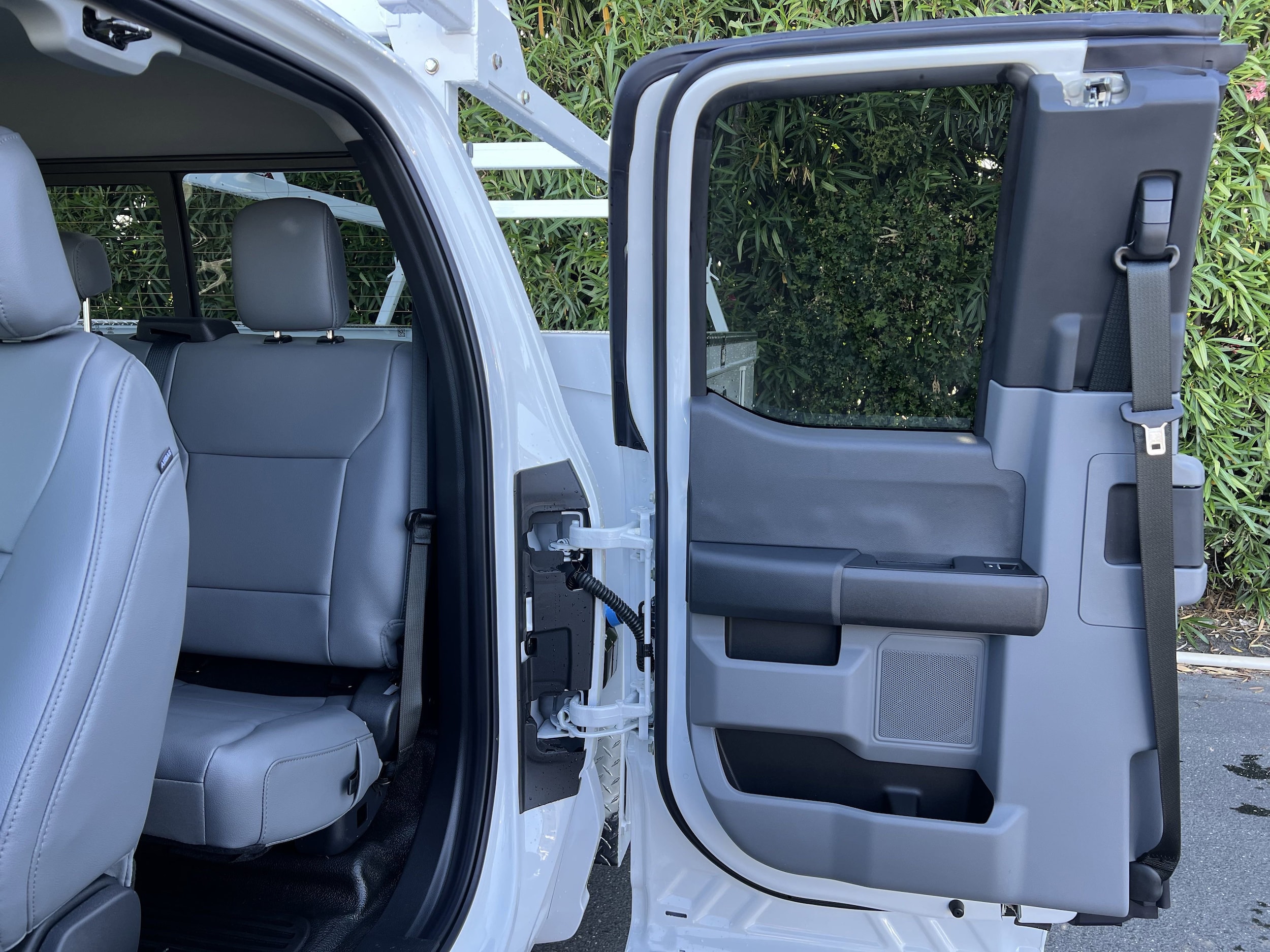 2025 Ford F-350 Super Duty Chassis Cab XL - Photo 22