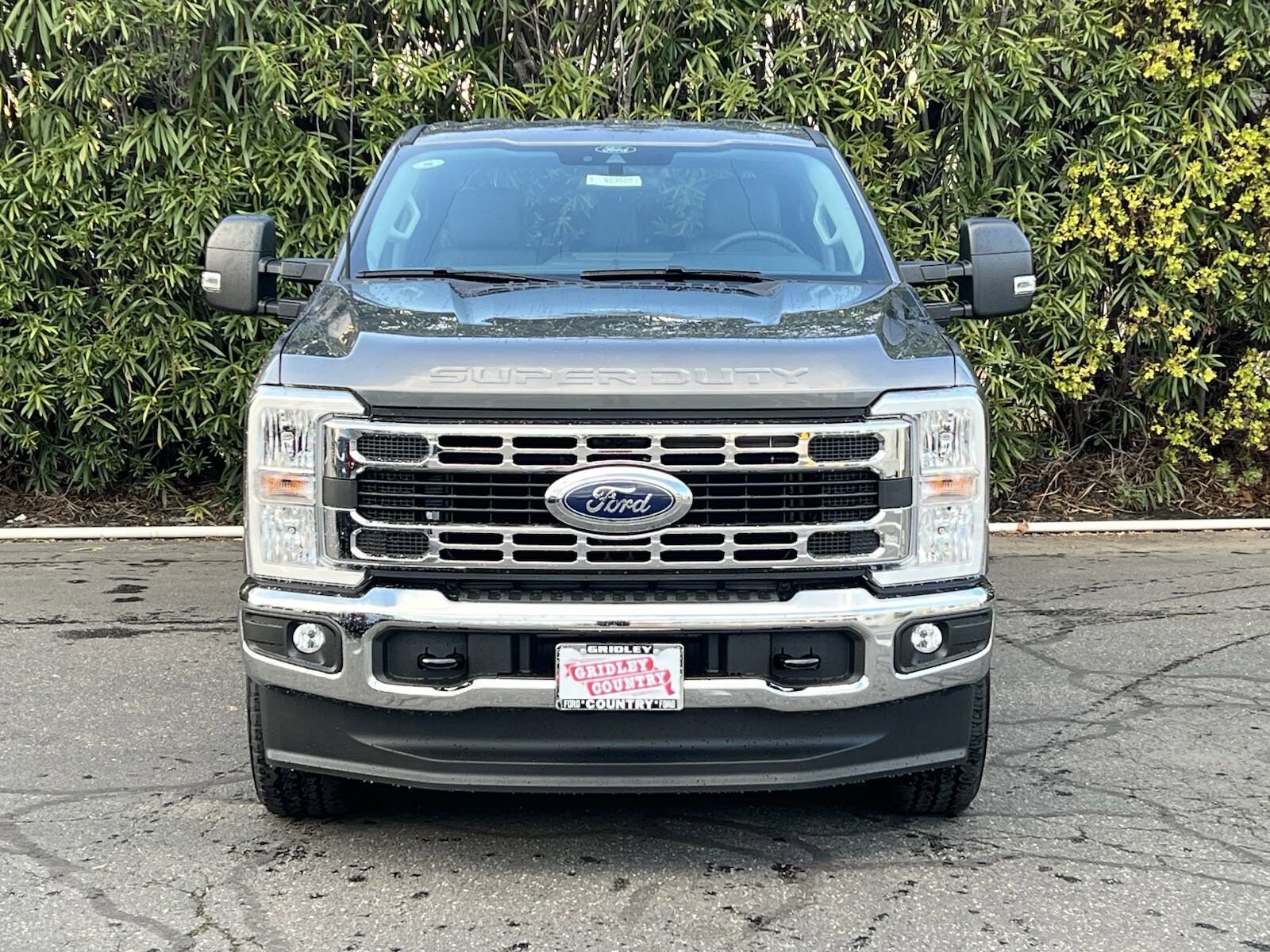 2025 Ford F-250 XLT photo 2