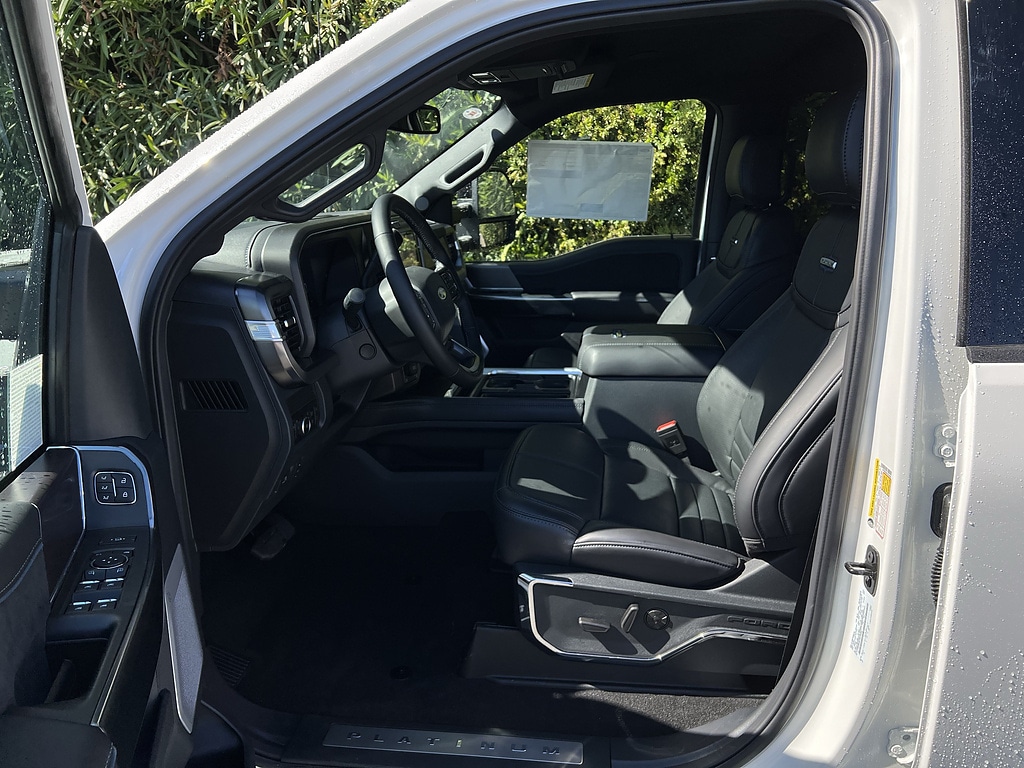 2026 Ford F-250 Super Duty Platinum - Photo 13