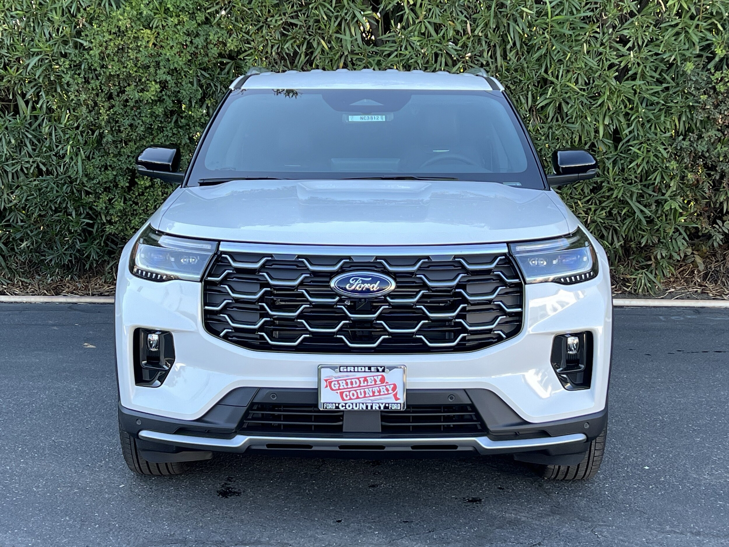 2026 Ford Explorer Platinum photo 2
