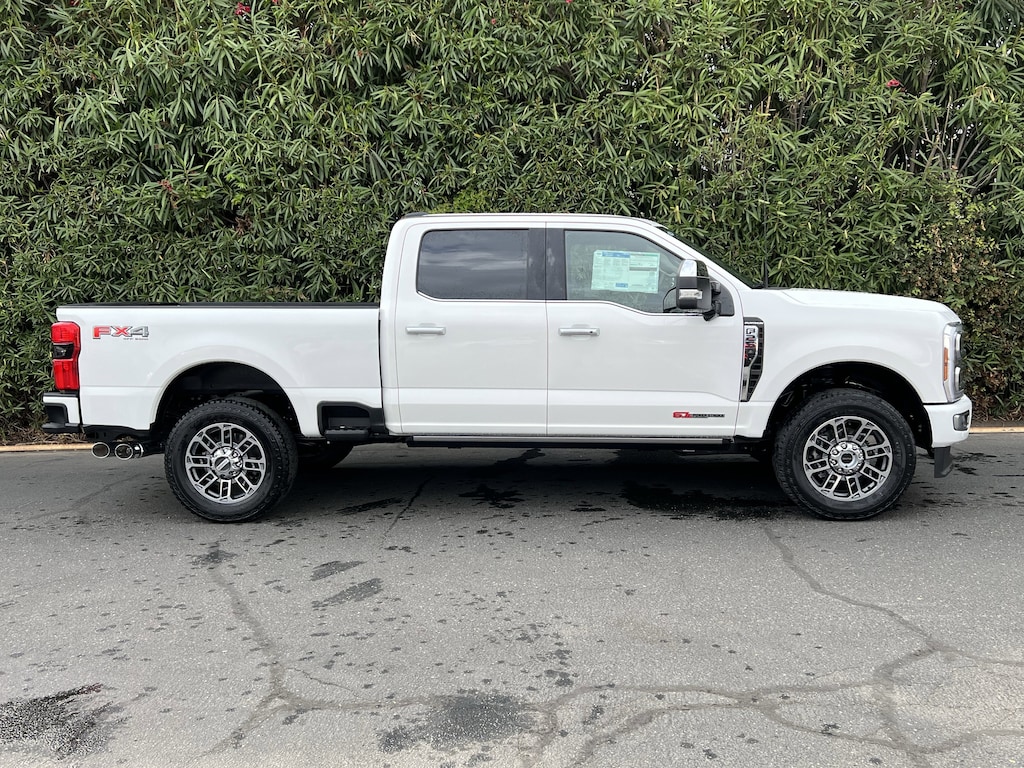 New 2025 Ford Super Duty F-250 SRW Platinum Truck Crew Cab