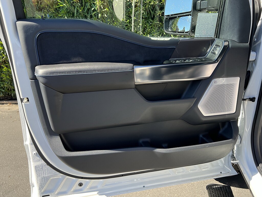 2026 Ford F-250 Super Duty Platinum - Photo 11