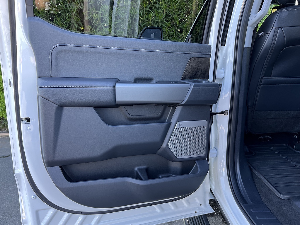 2026 Ford F-350 Super Duty Lariat - Photo 11