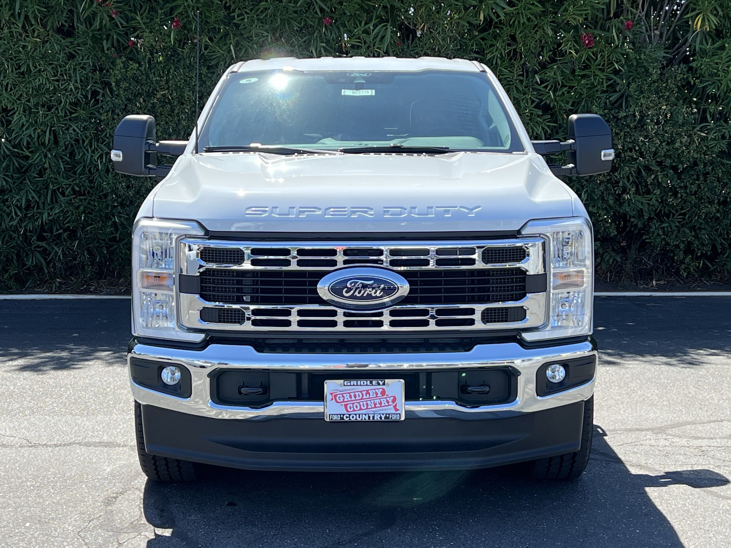 2025 Ford F-350 XLT photo 2