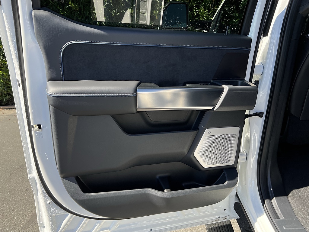 2026 Ford F-250 Super Duty Platinum - Photo 12