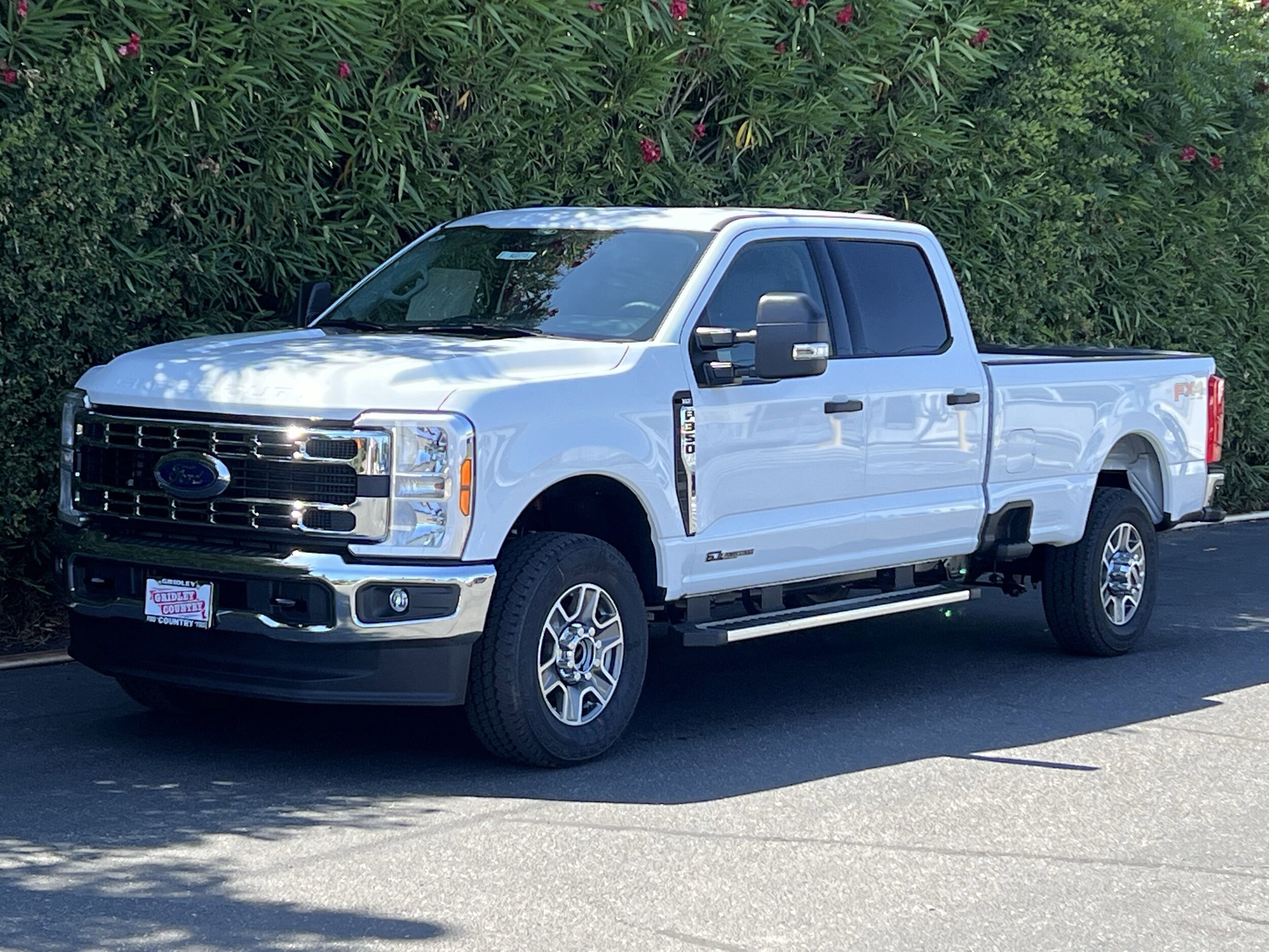 2025 Ford F-350 XLT photo 3