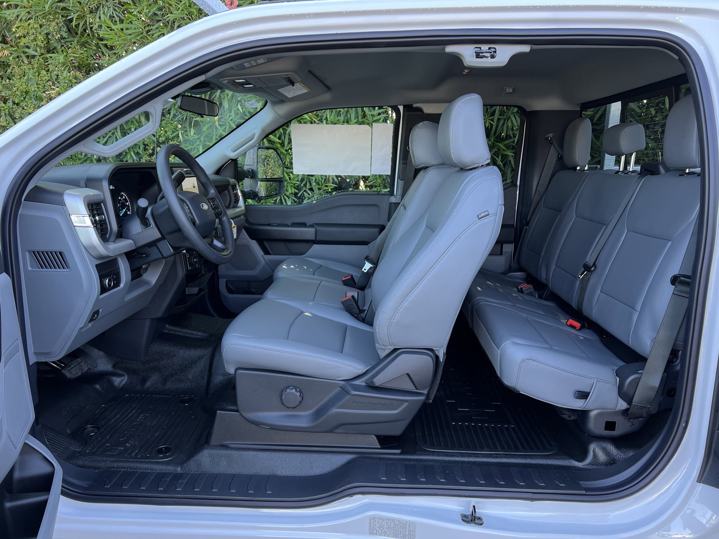 2025 Ford F-350 Super Duty Chassis Cab XL - Photo 23