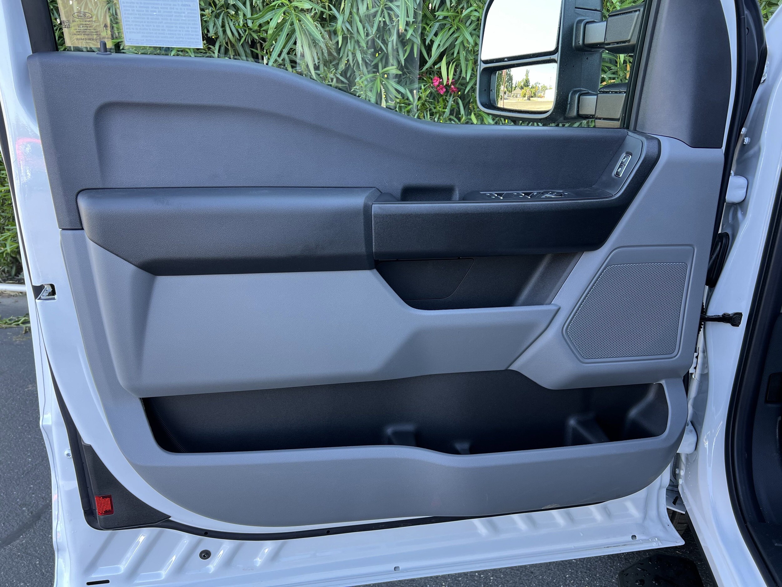 2025 Ford F-350 Super Duty Chassis Cab XL - Photo 21