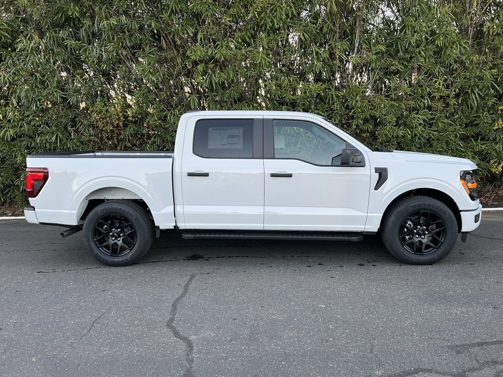 2025 Ford F-150 STX photo 4