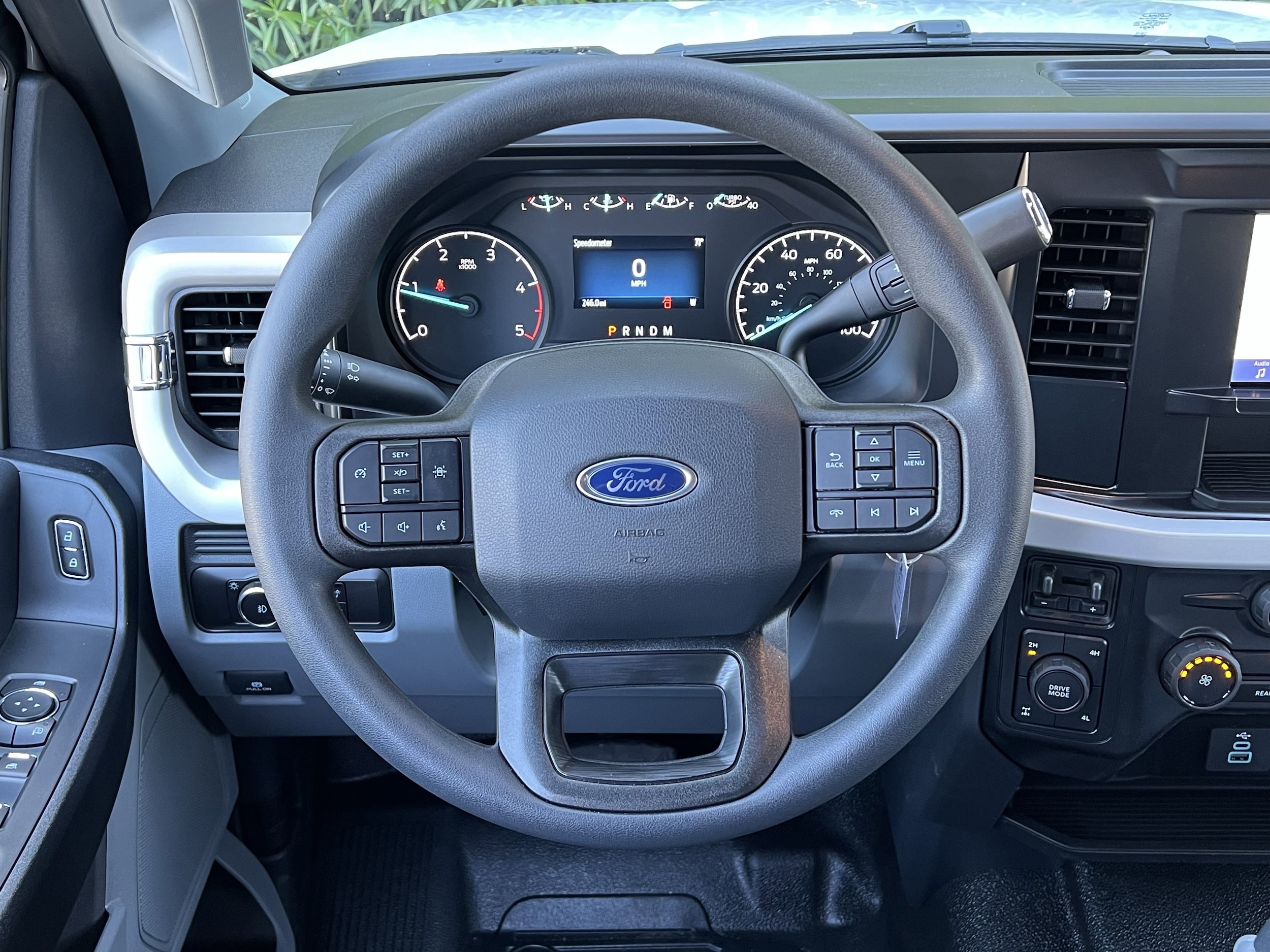 2025 Ford F-350 Super Duty Chassis Cab XL - Photo 28