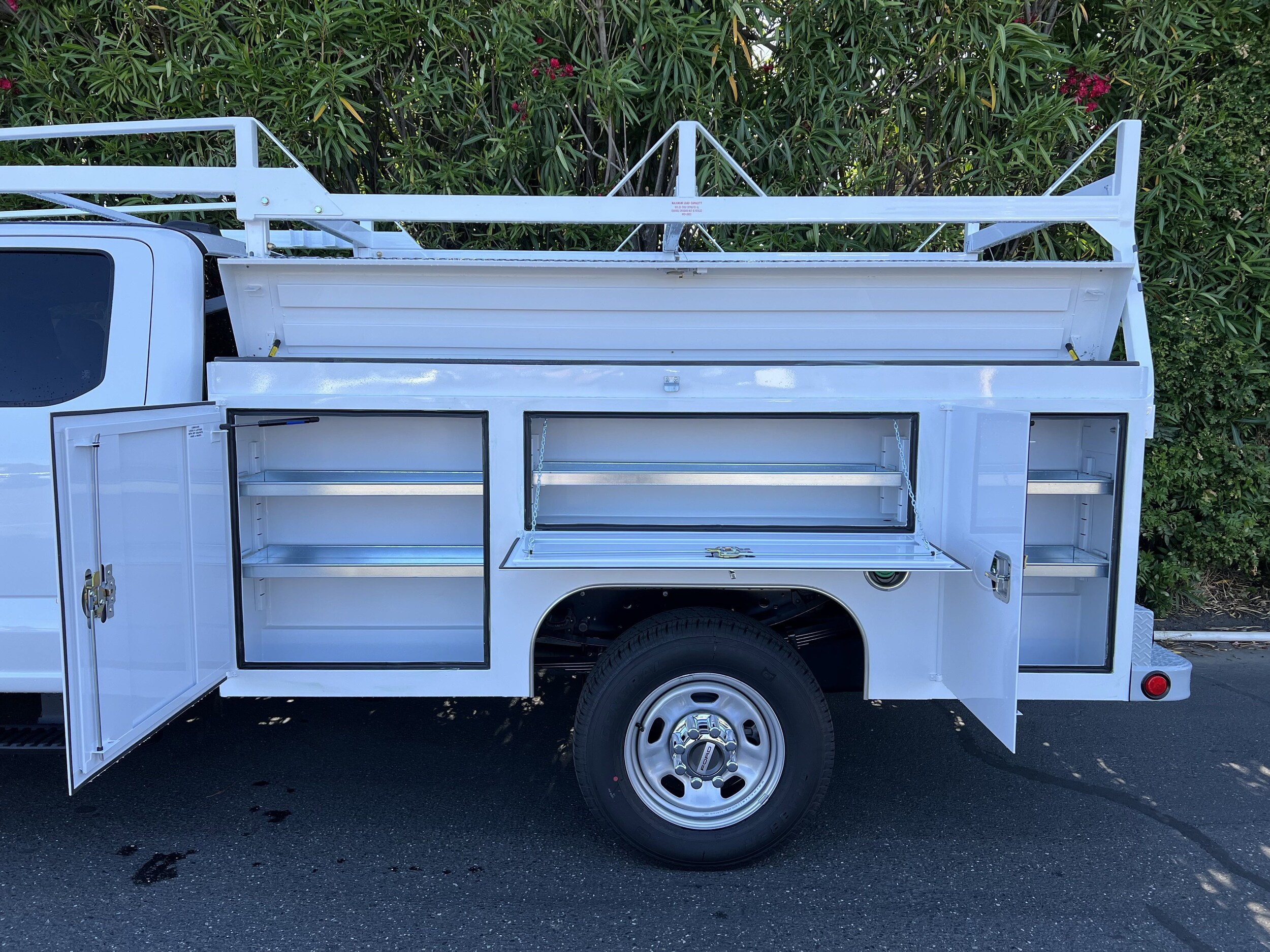 2025 Ford F-350 Super Duty Chassis Cab XL - Photo 15