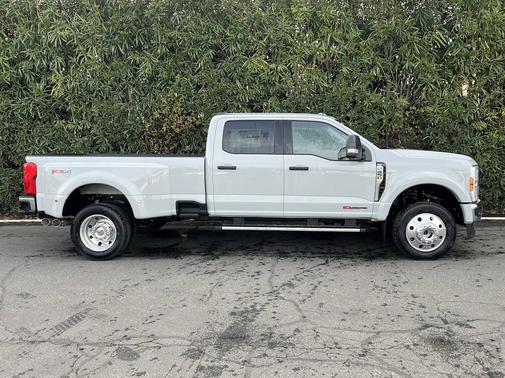 New 2026 Ford Super Duty F-450 DRW XLT Truck Crew Cab