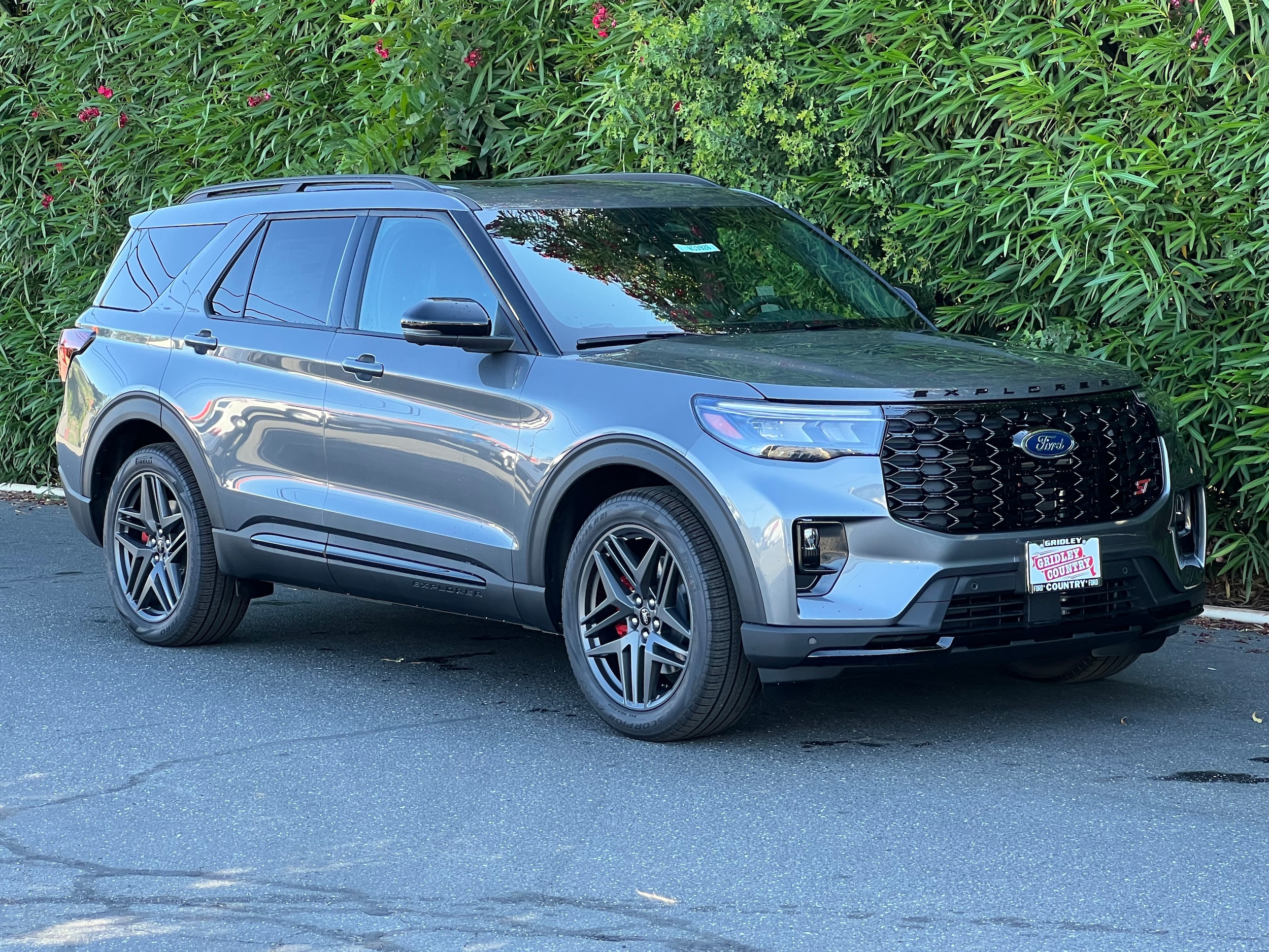 2026 Ford Explorer ST 4WD's photo