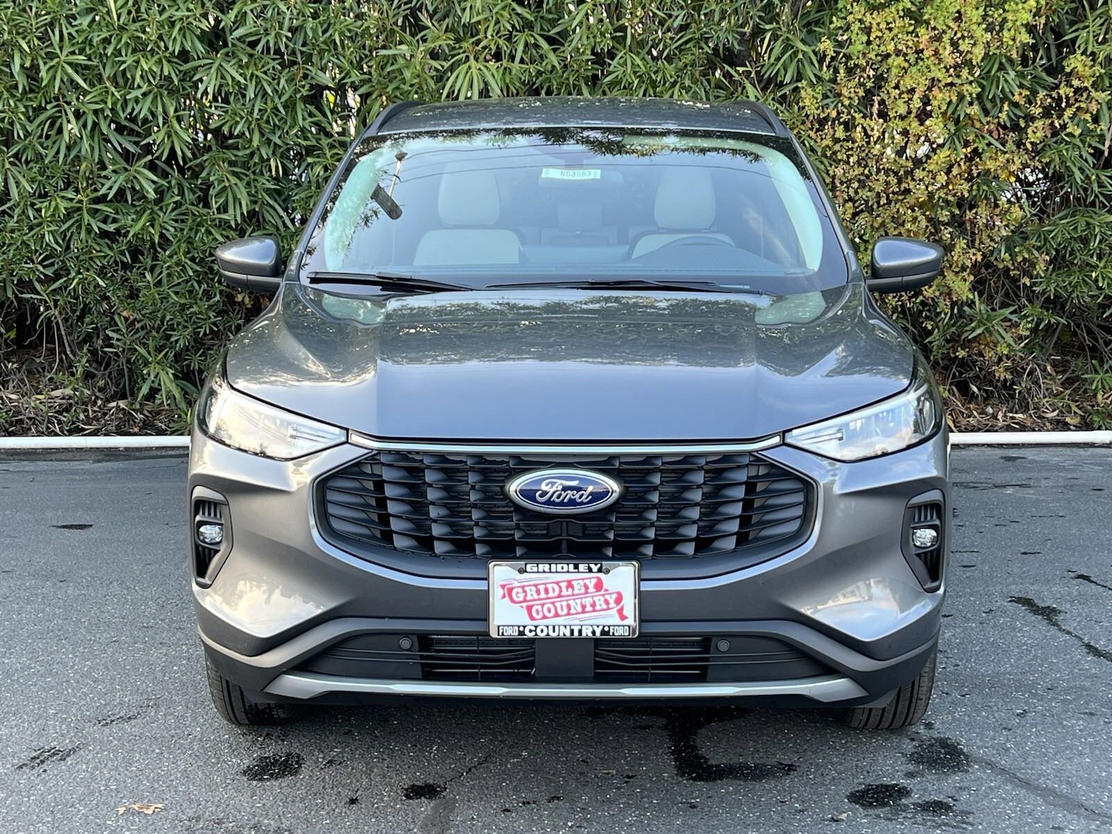 2025 Ford Escape photo 2