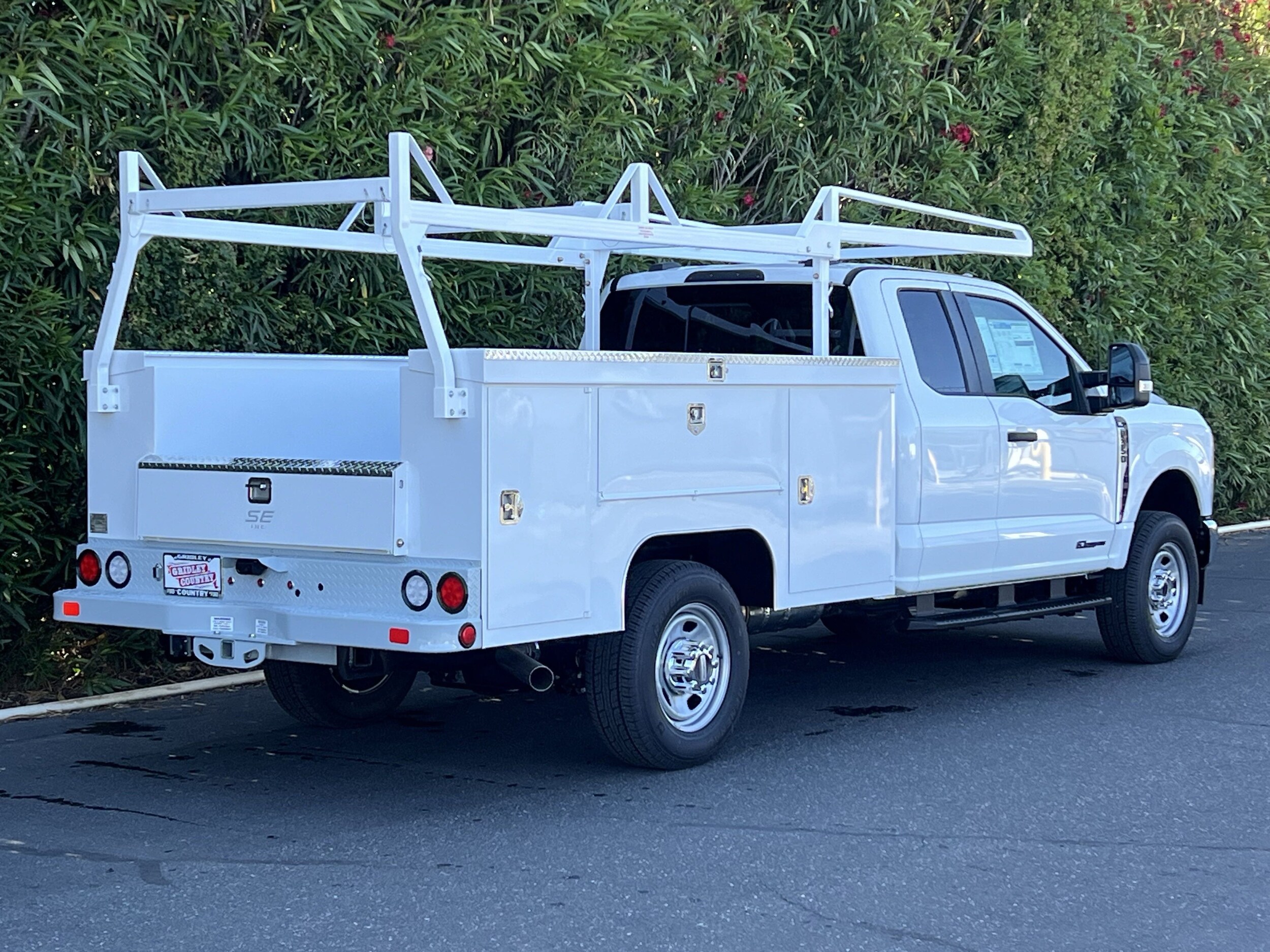 2025 Ford F-350 Super Duty Chassis Cab XL - Photo 13