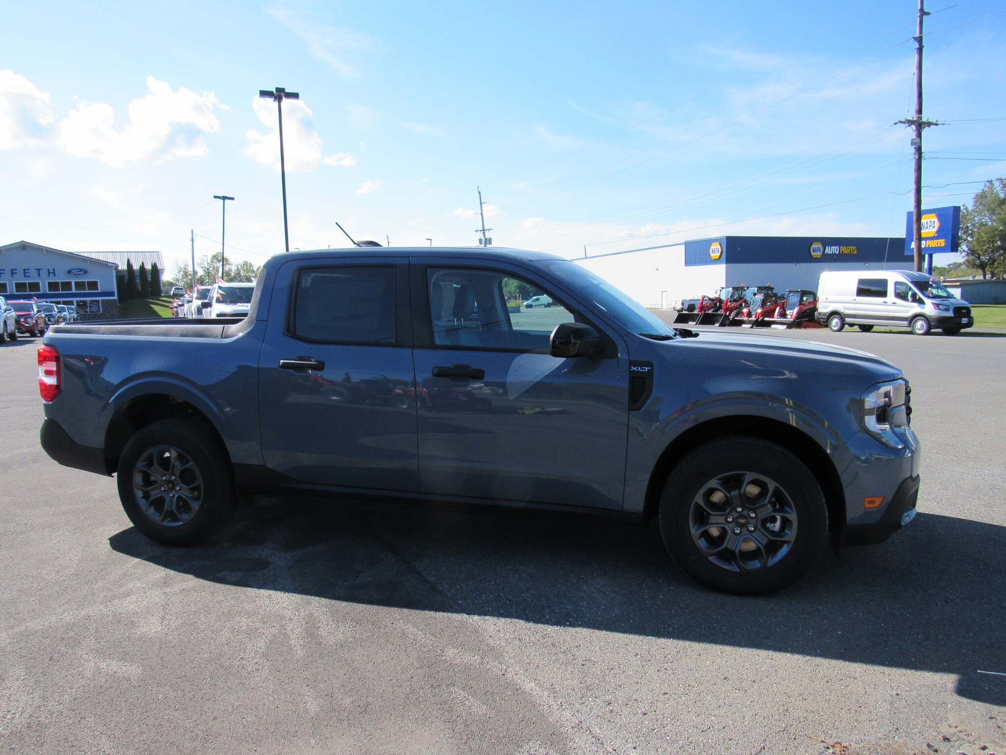 2025 Ford Maverick XLT photo 3