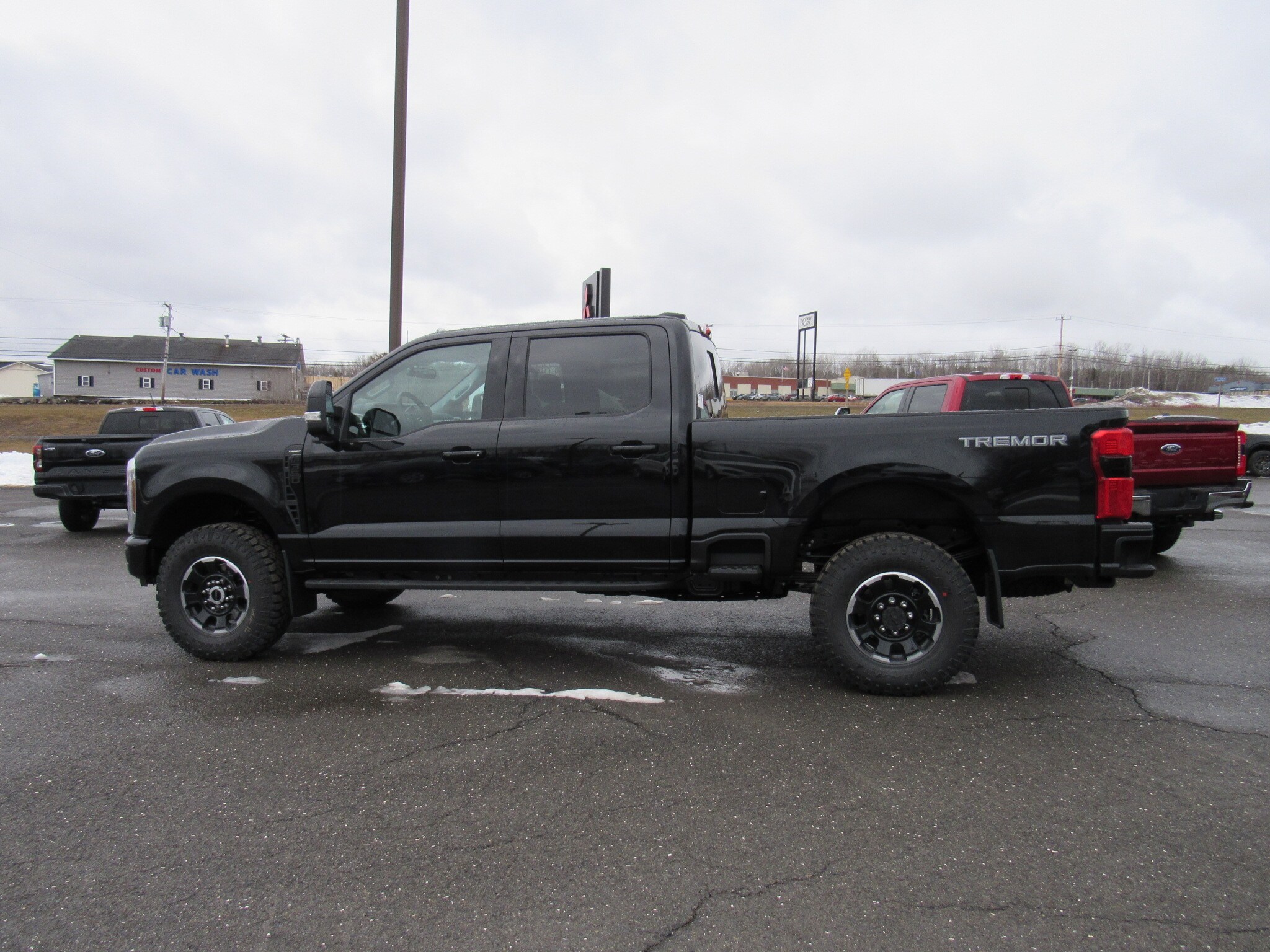 2025 Ford F-350 Lariat photo 4
