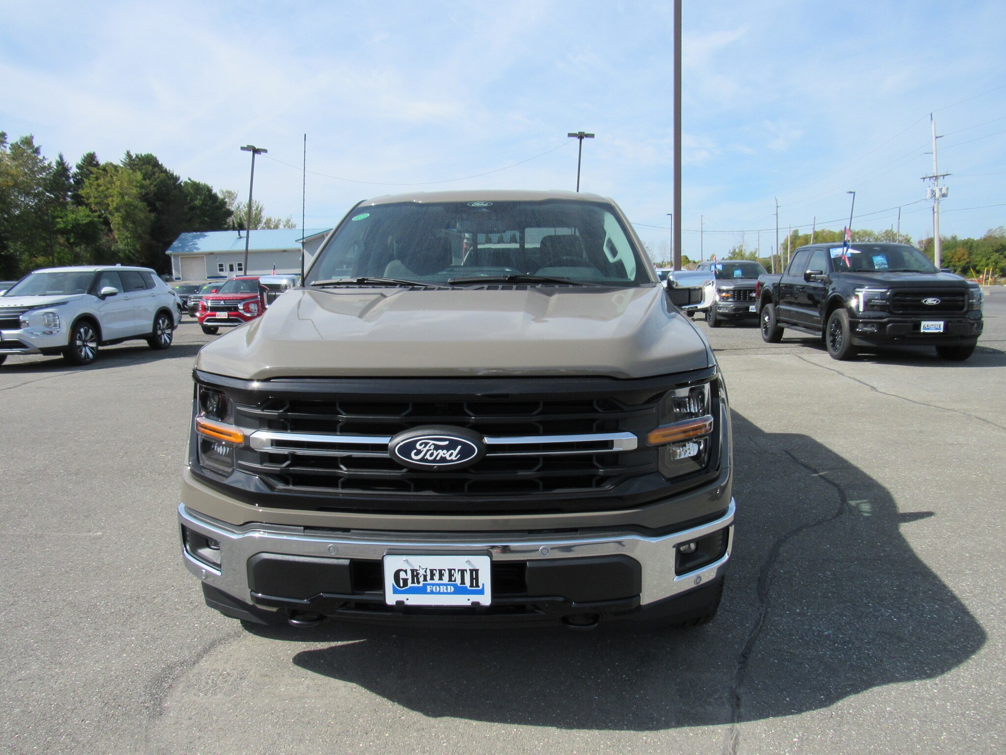 2025 Ford F-150 XLT photo 2