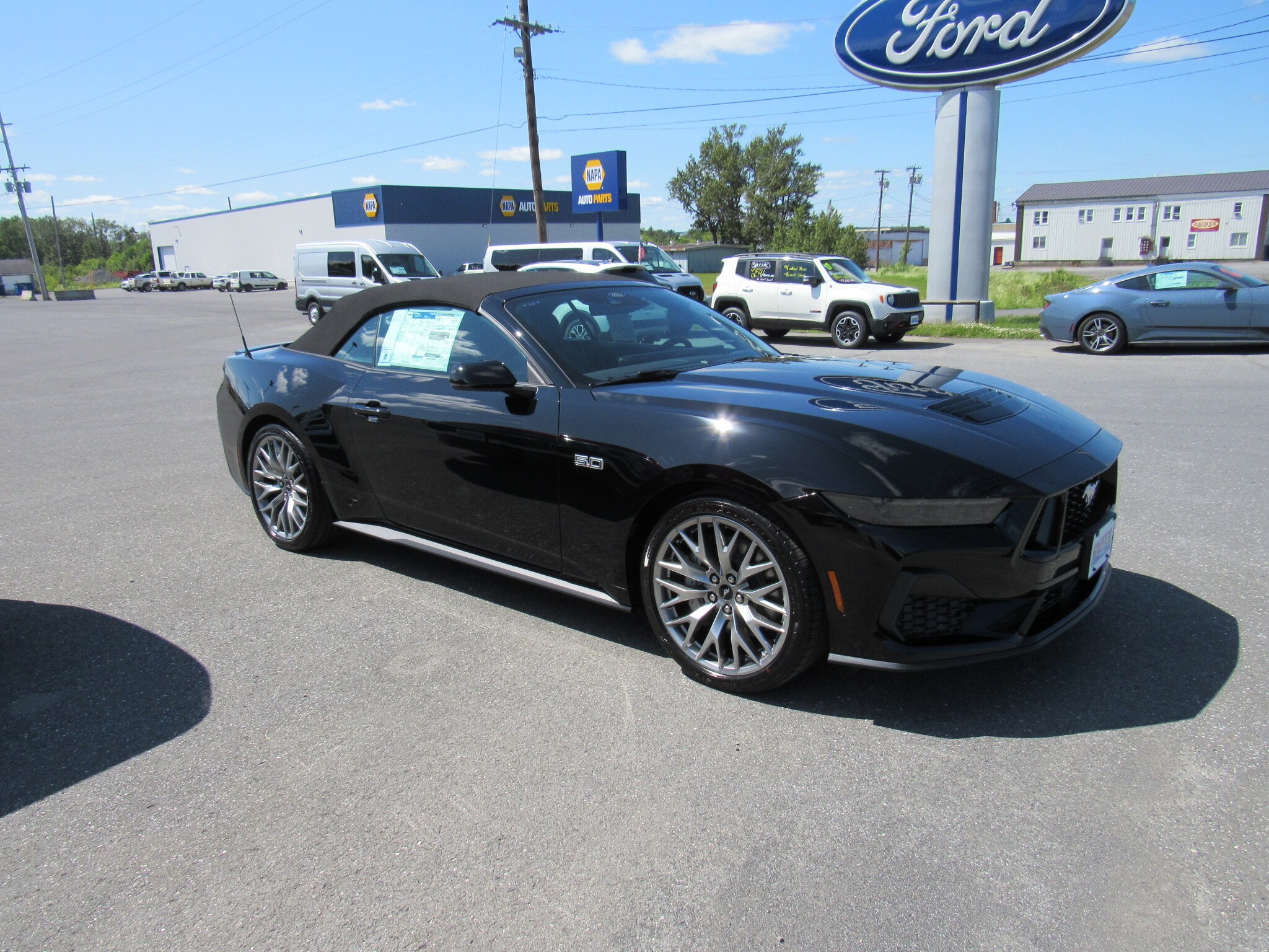 2025 Ford Mustang GT Premium Convertible photo 3