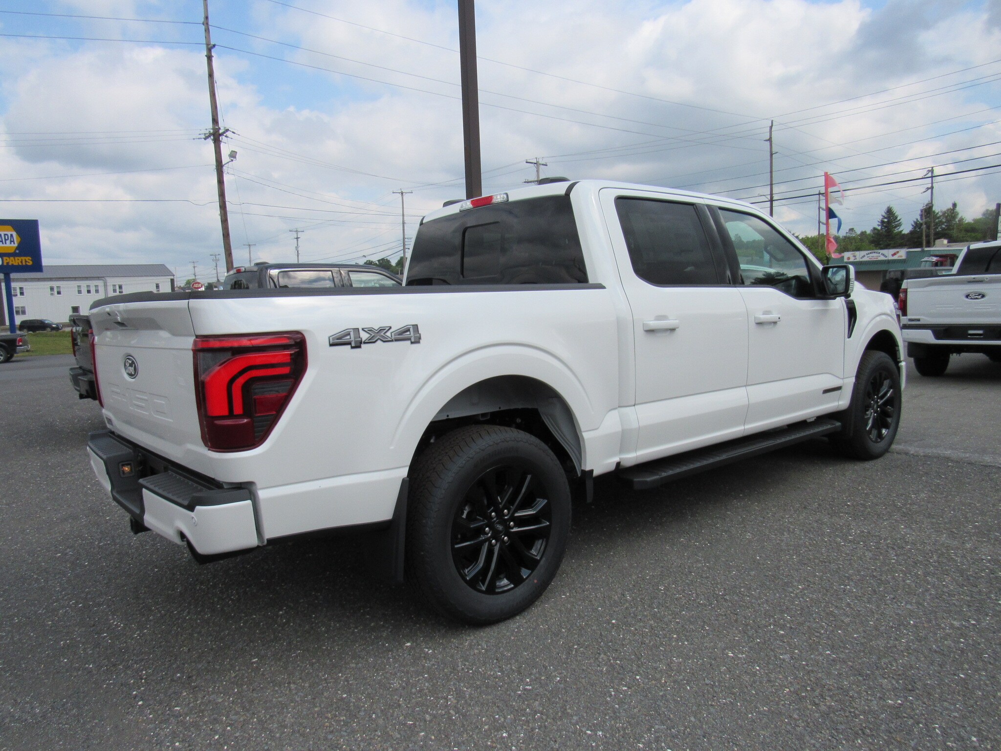 2025 Ford F-150 Lariat photo 4