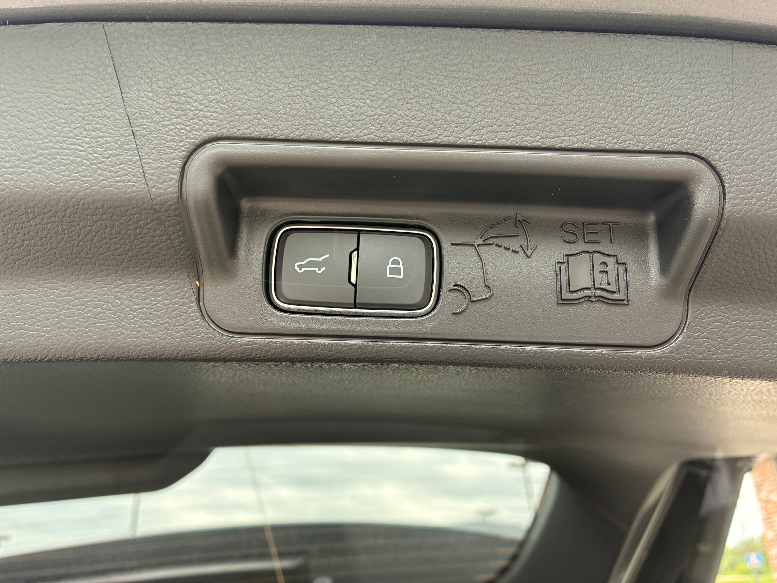 2026 Ford Explorer Tremor - Photo 15