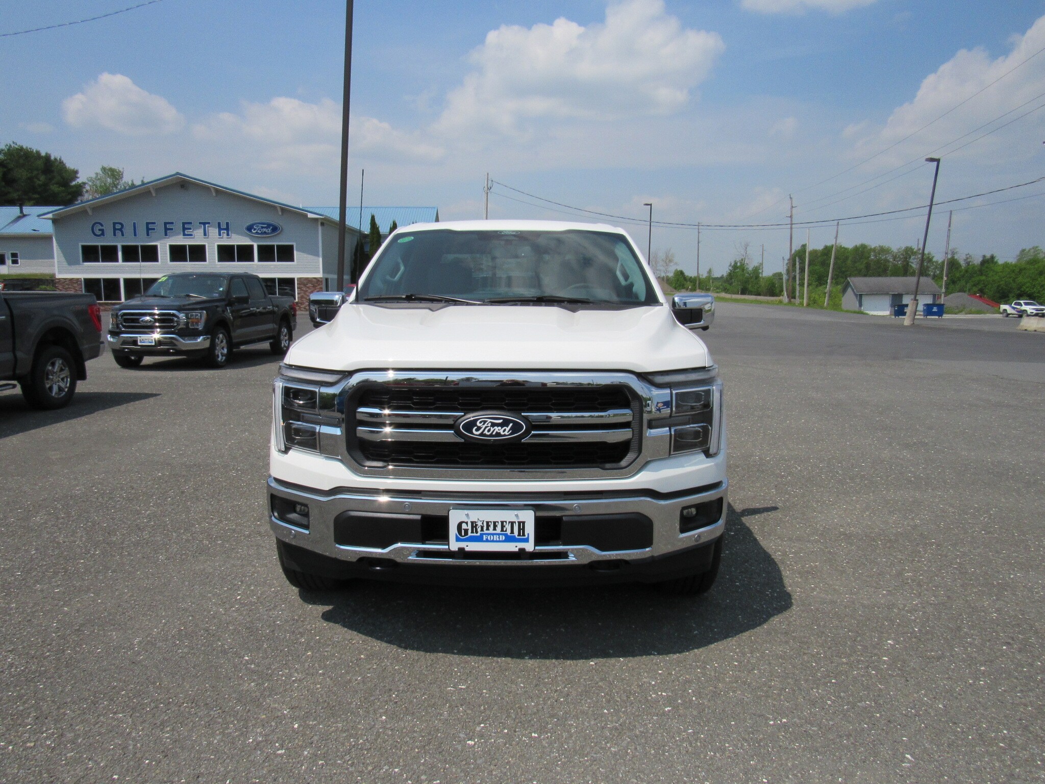 2025 Ford F-150 Lariat photo 2