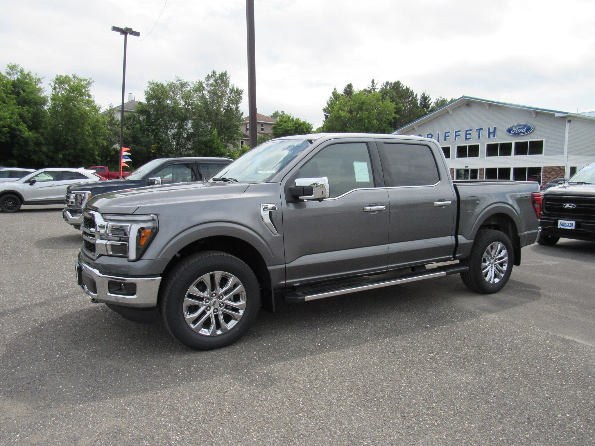 2025 Ford F-150 Lariat photo 4