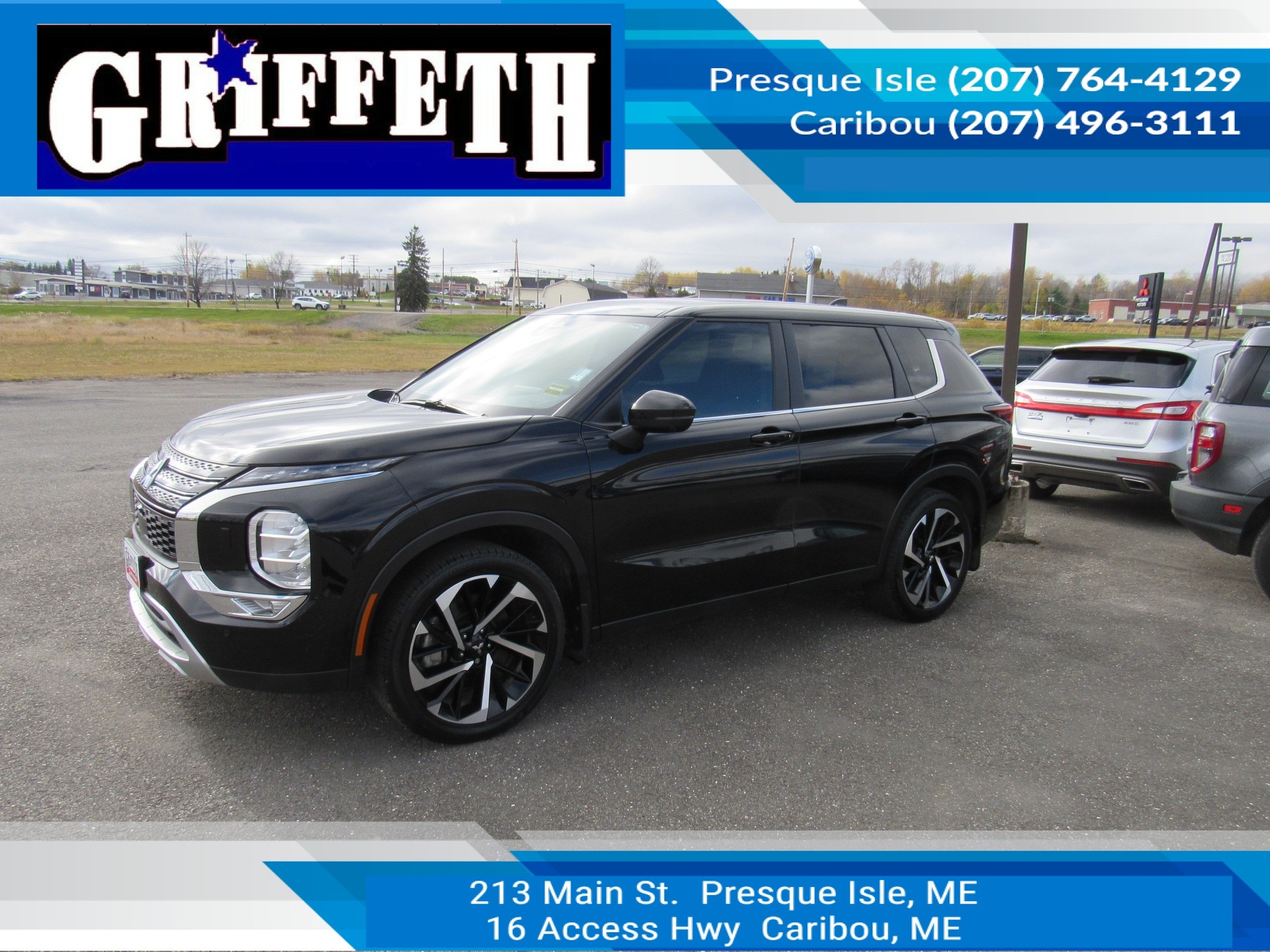 2023 Mitsubishi Outlander SE's photo