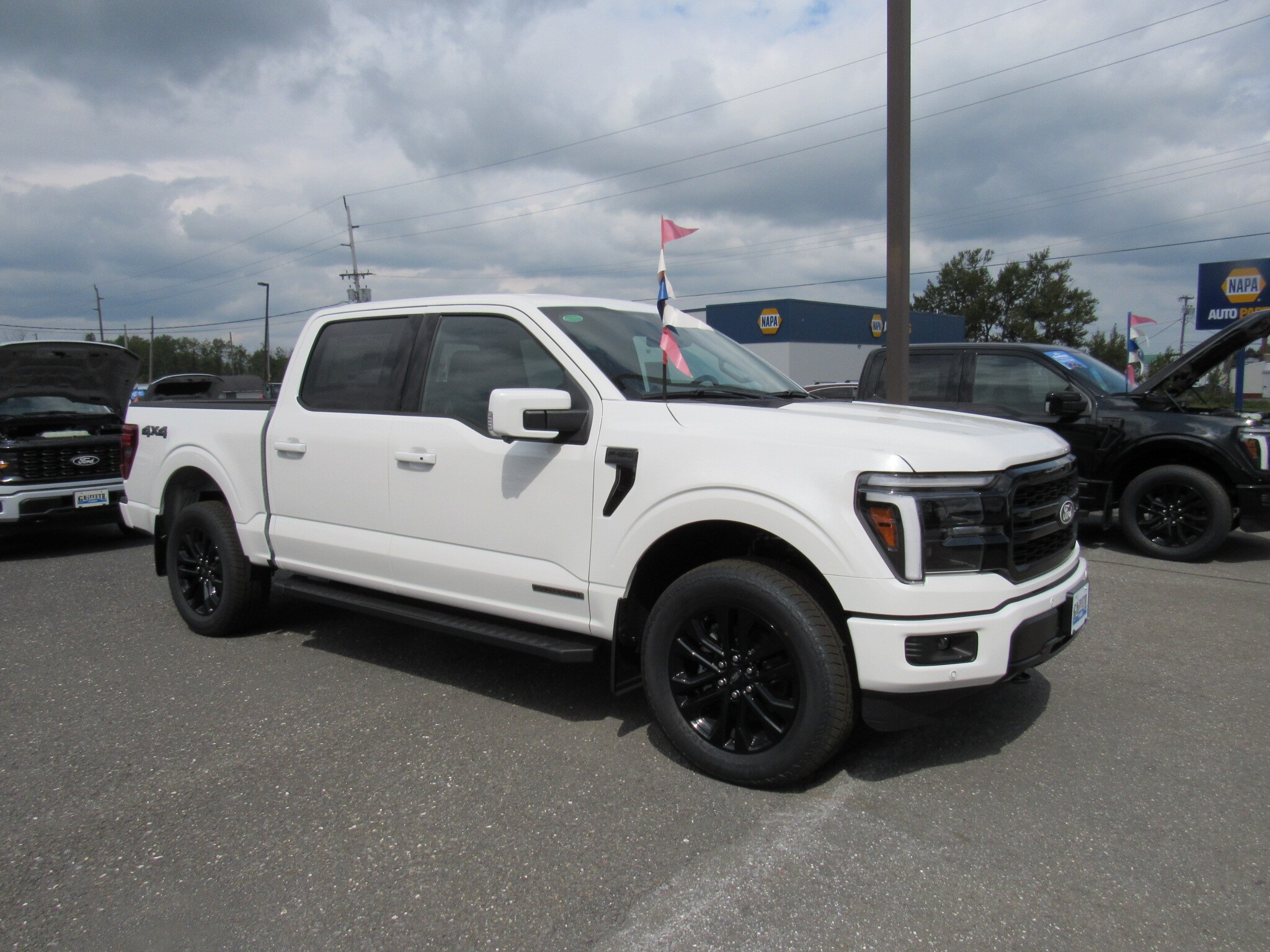 2025 Ford F-150 Lariat photo 3