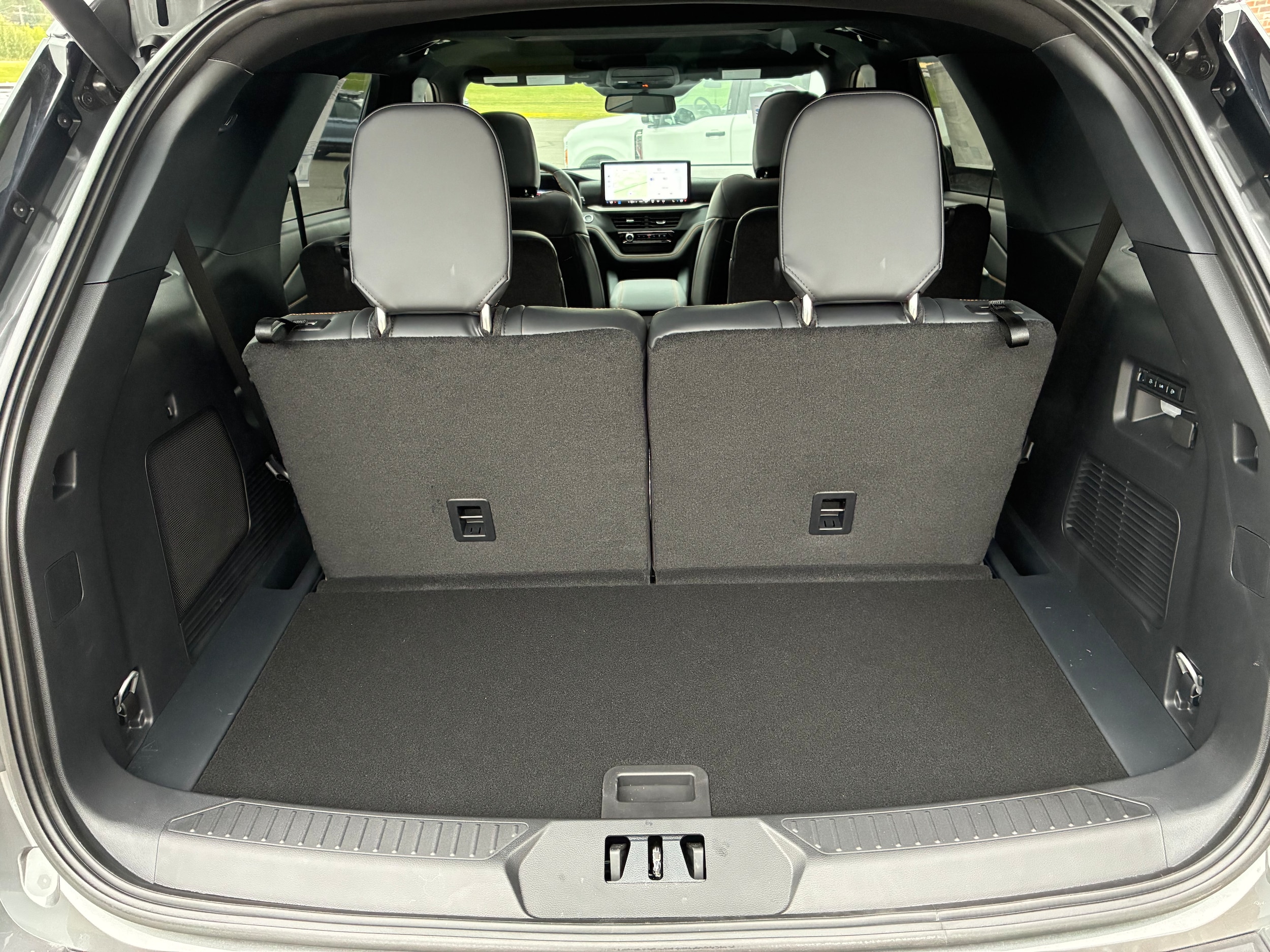 2026 Ford Explorer Tremor - Photo 10