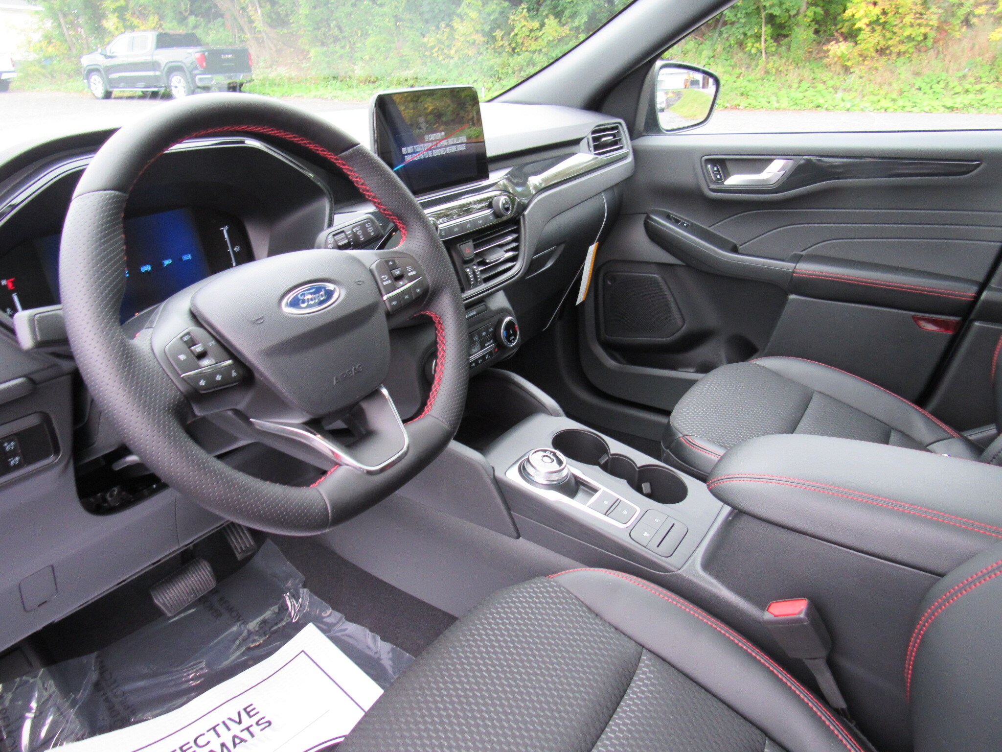 2026 Ford Escape ST-Line photo 3