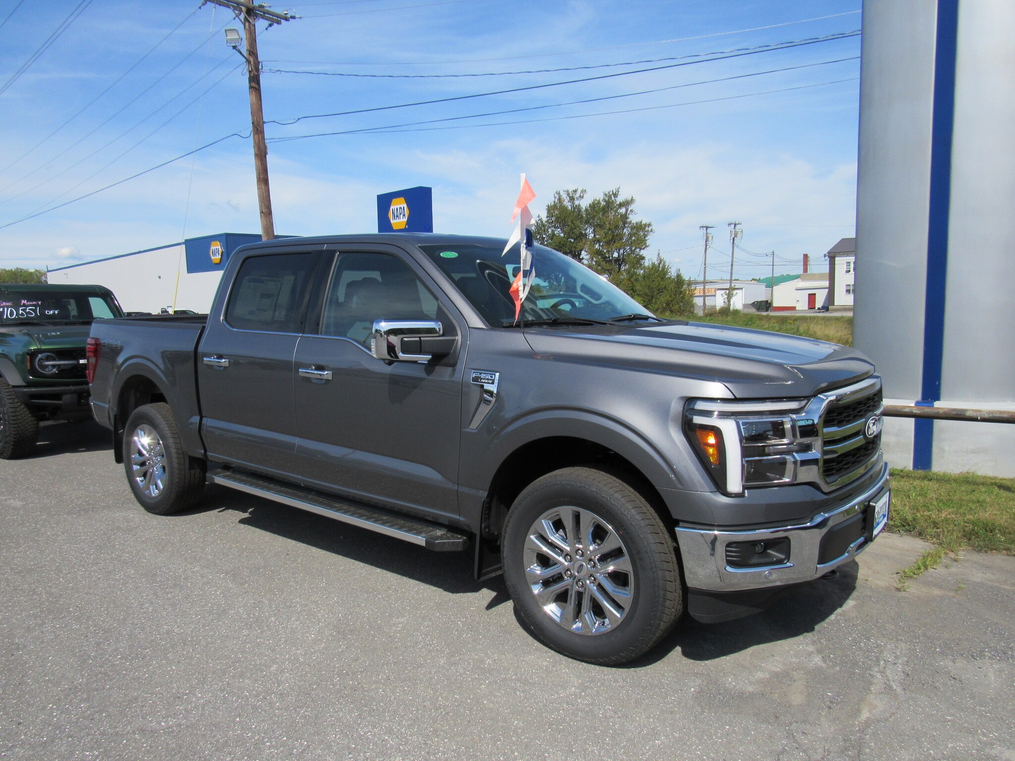 2025 Ford F-150 Lariat photo 3
