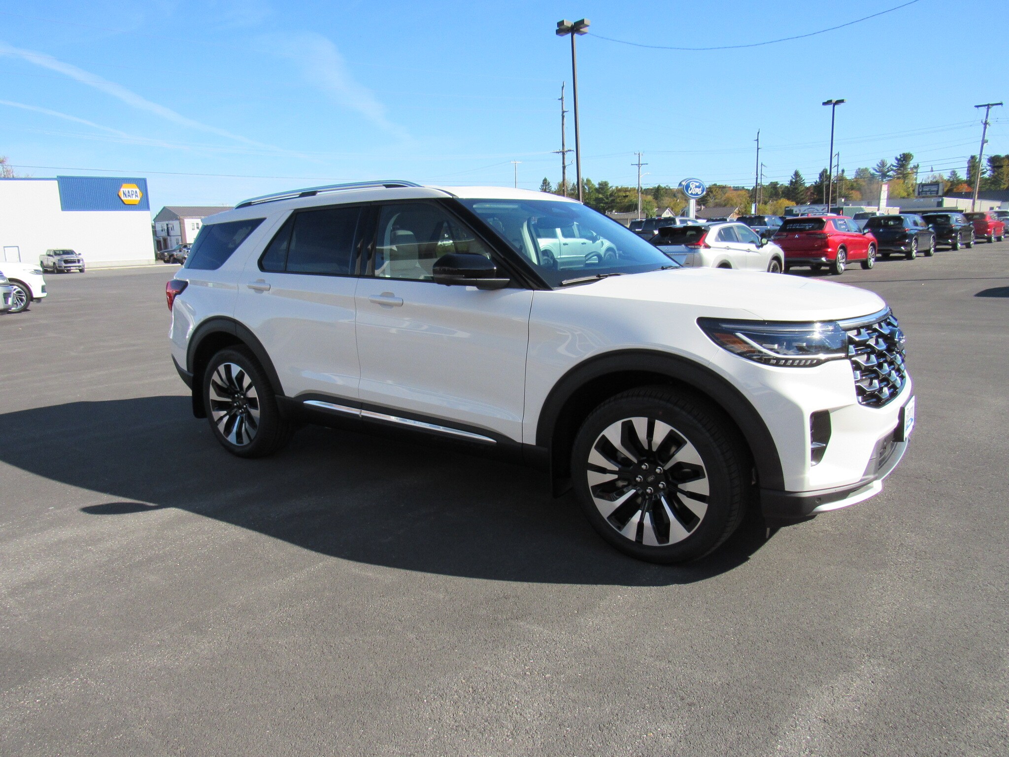 2025 Ford Explorer Platinum photo 3