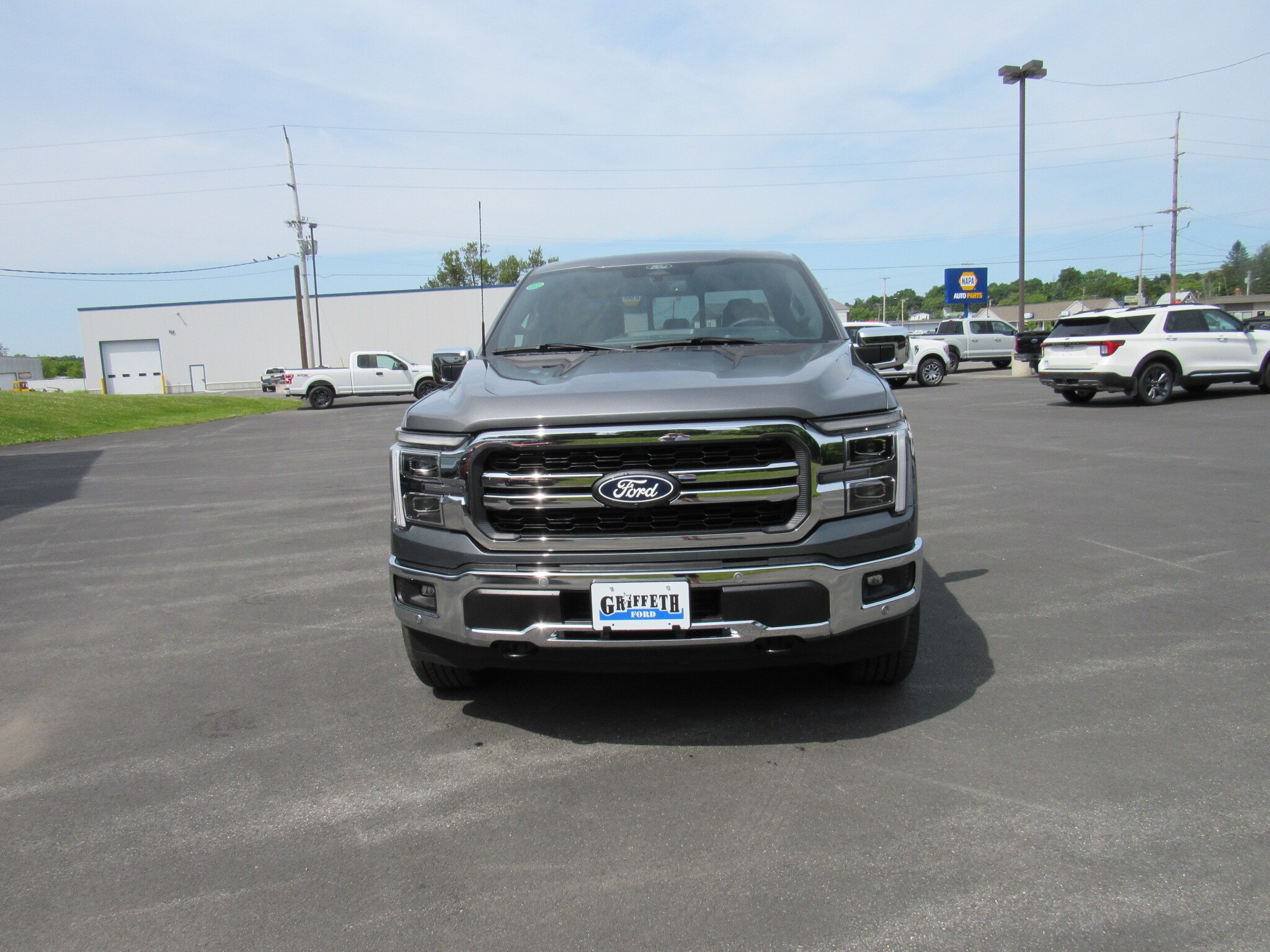 2025 Ford F-150 Lariat photo 2