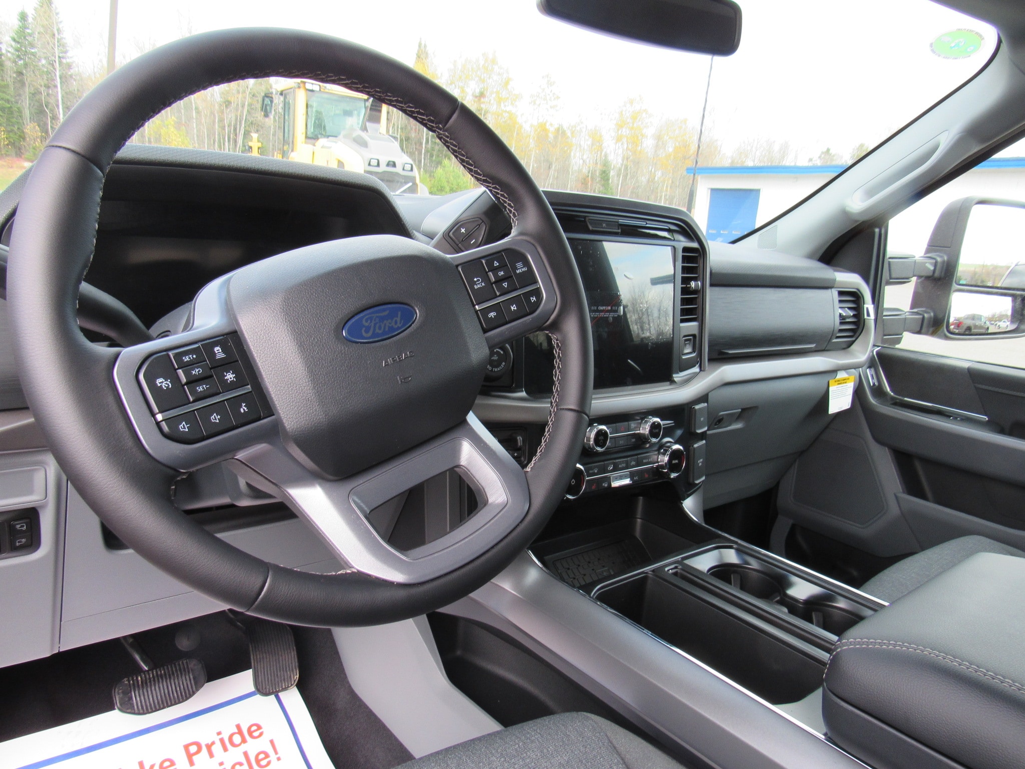 2025 Ford F-150 XLT - Photo 10