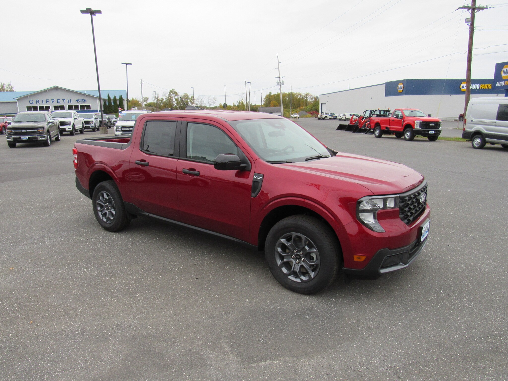 2025 Ford Maverick XLT photo 3