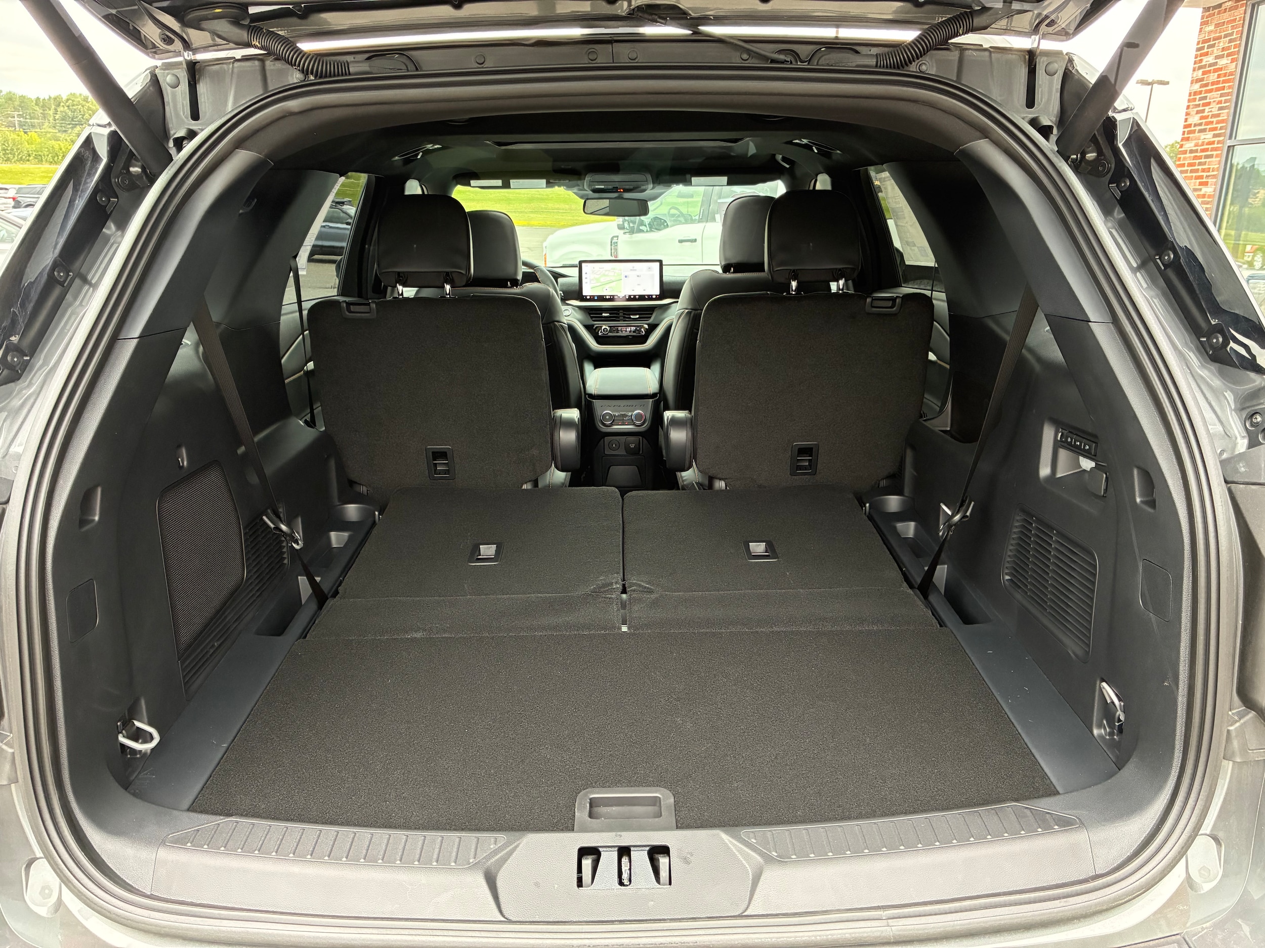 2026 Ford Explorer Tremor - Photo 14