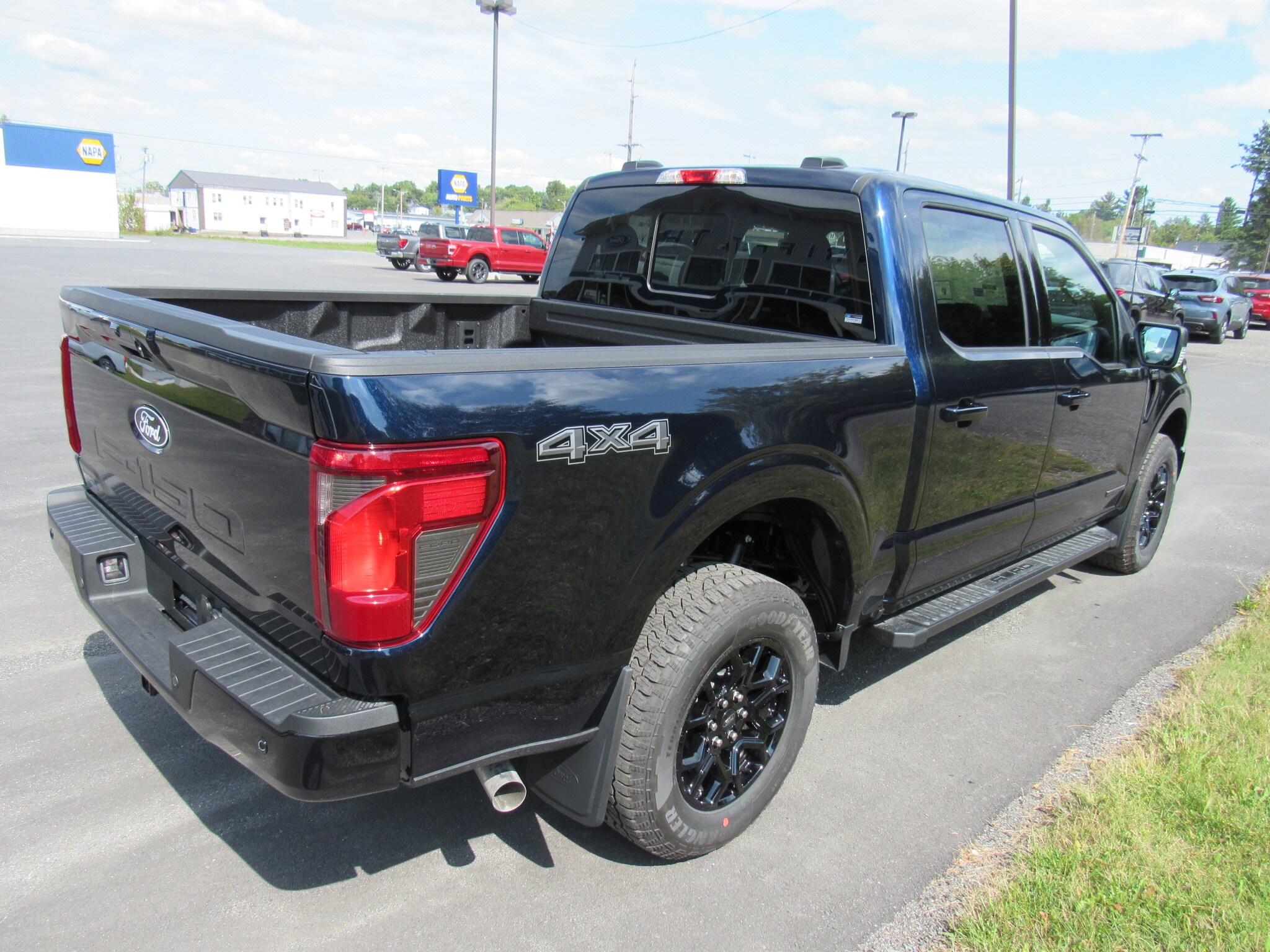 2025 Ford F-150 XLT photo 4