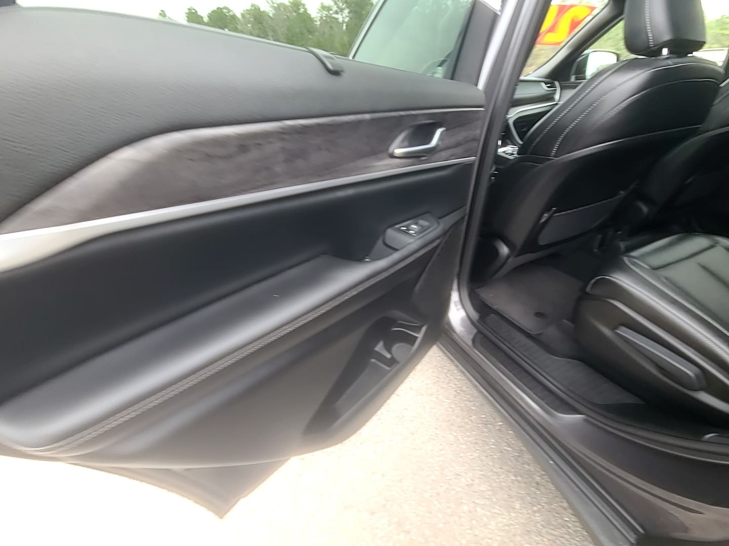 2024 Jeep Grand Cherokee L Limited Baltic Gray Metallic Clearcoat at Low Country Motors