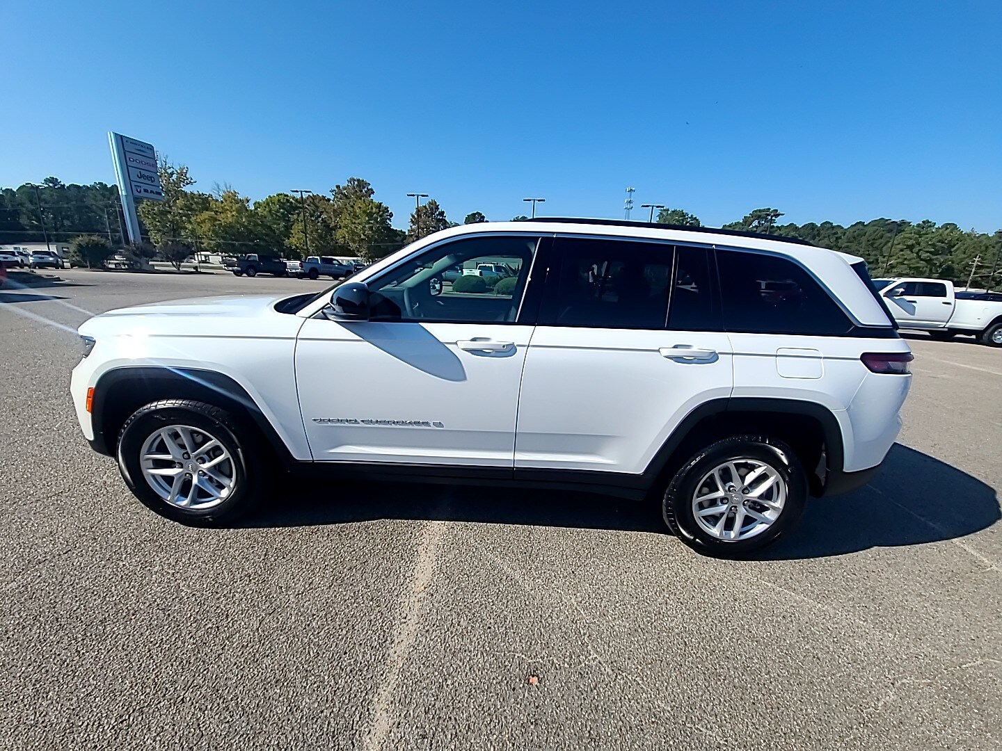 2025 Jeep Grand Cherokee LAREDO X 4X2 Bright White at Griffin CDJR