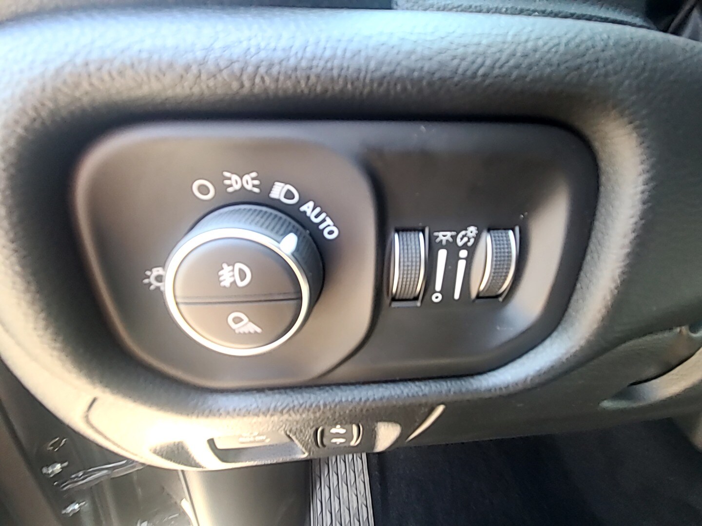 2026 Ram 1500 LONE STAR CREW CAB 4X4 5'7 BOX Granite Crystal at Griffin CDJR