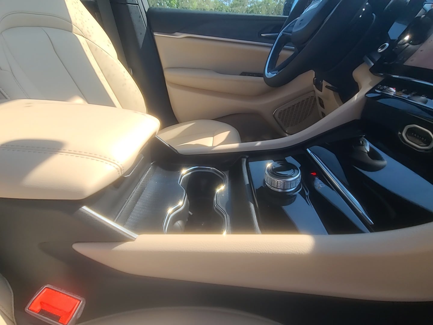 2026 Jeep Grand Cherokee L LIMITED 4X2 Bright White at Griffin CDJR
