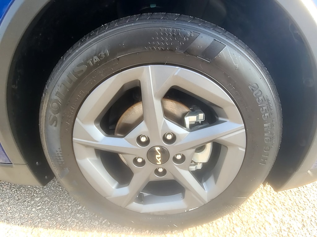 Used 2025 Kia K4 LXS Car